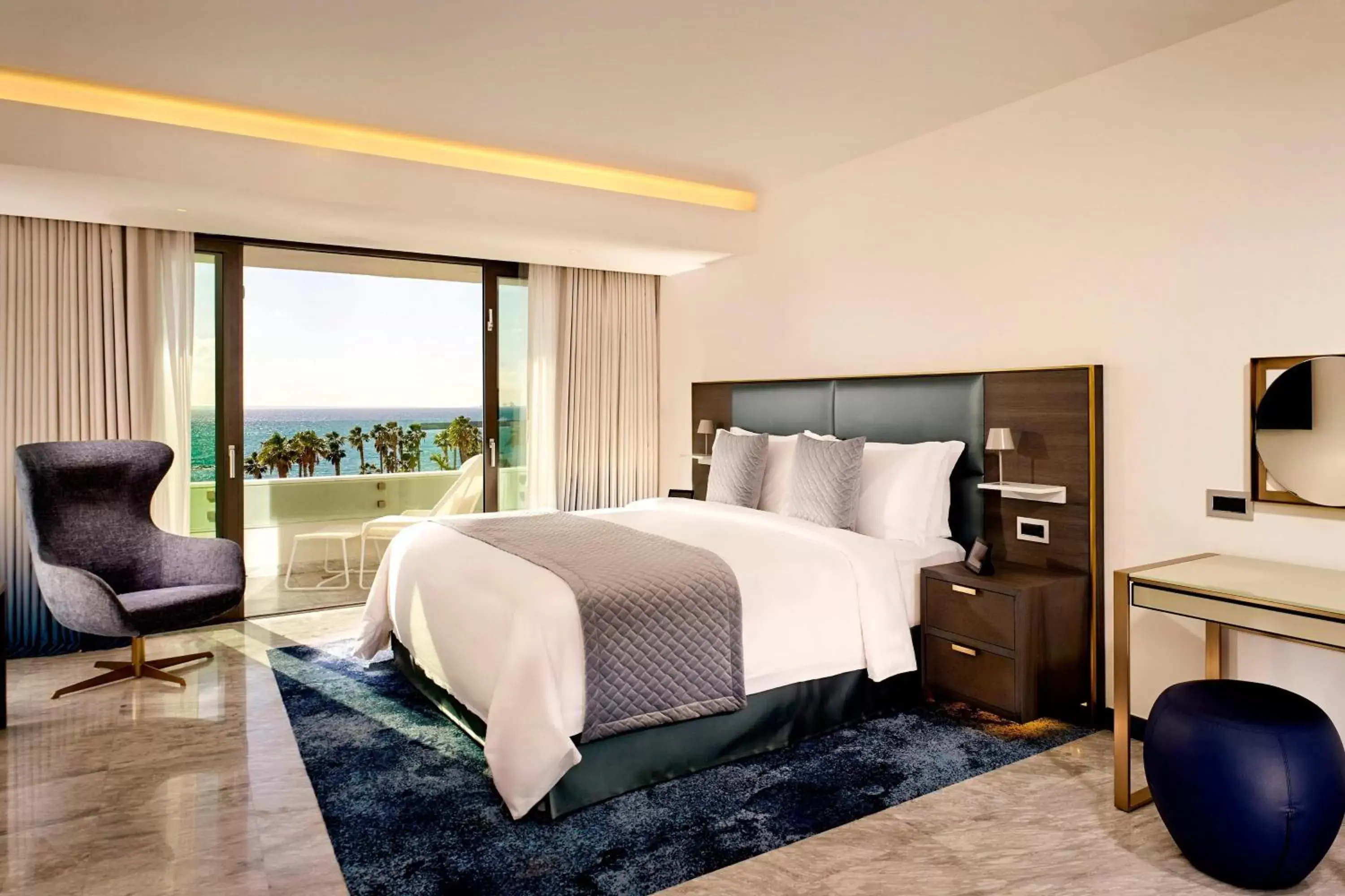 Bedroom in Parklane, a Luxury Collection Resort & Spa, Limassol