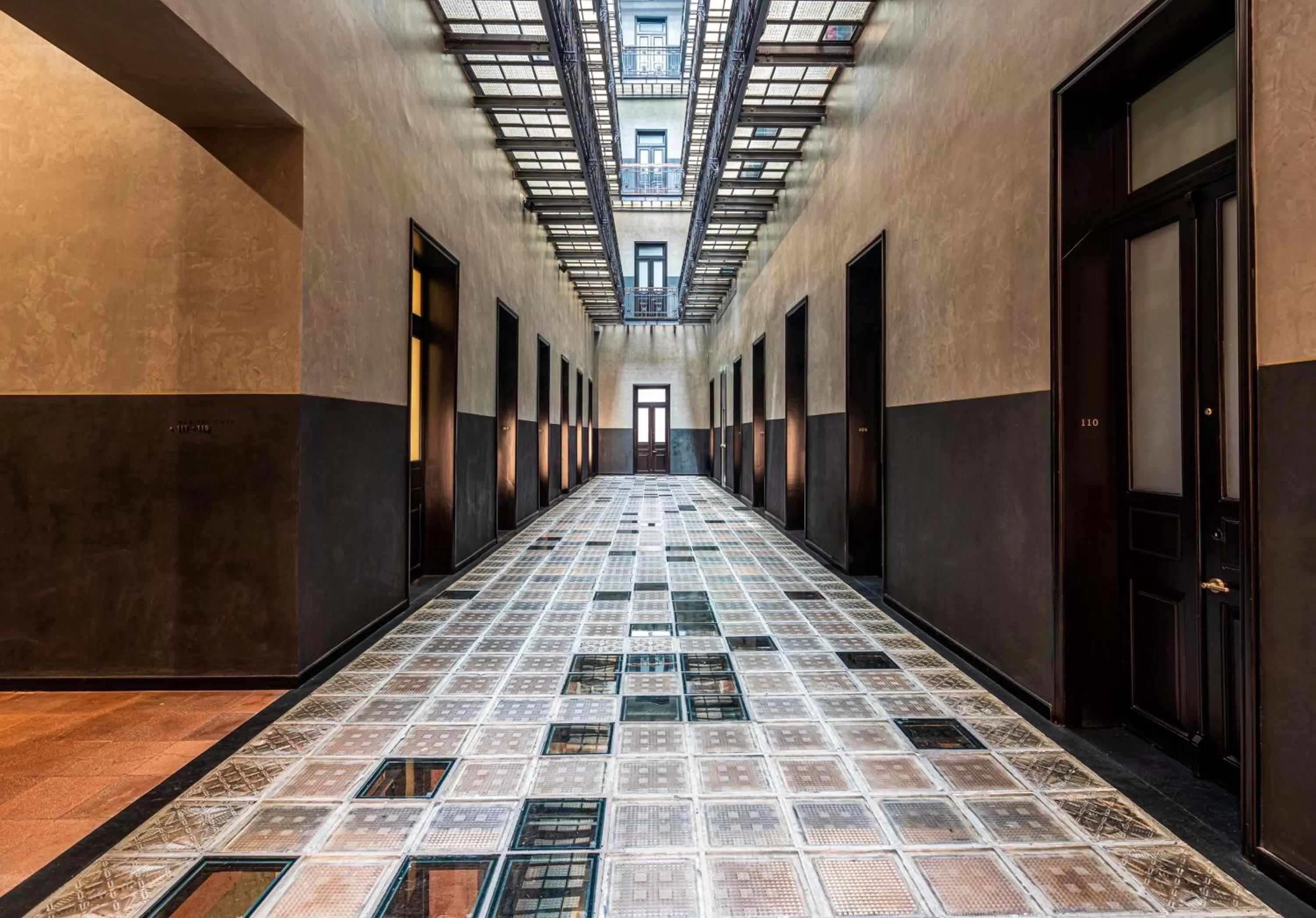 Other in Umbral, Curio Collection By Hilton