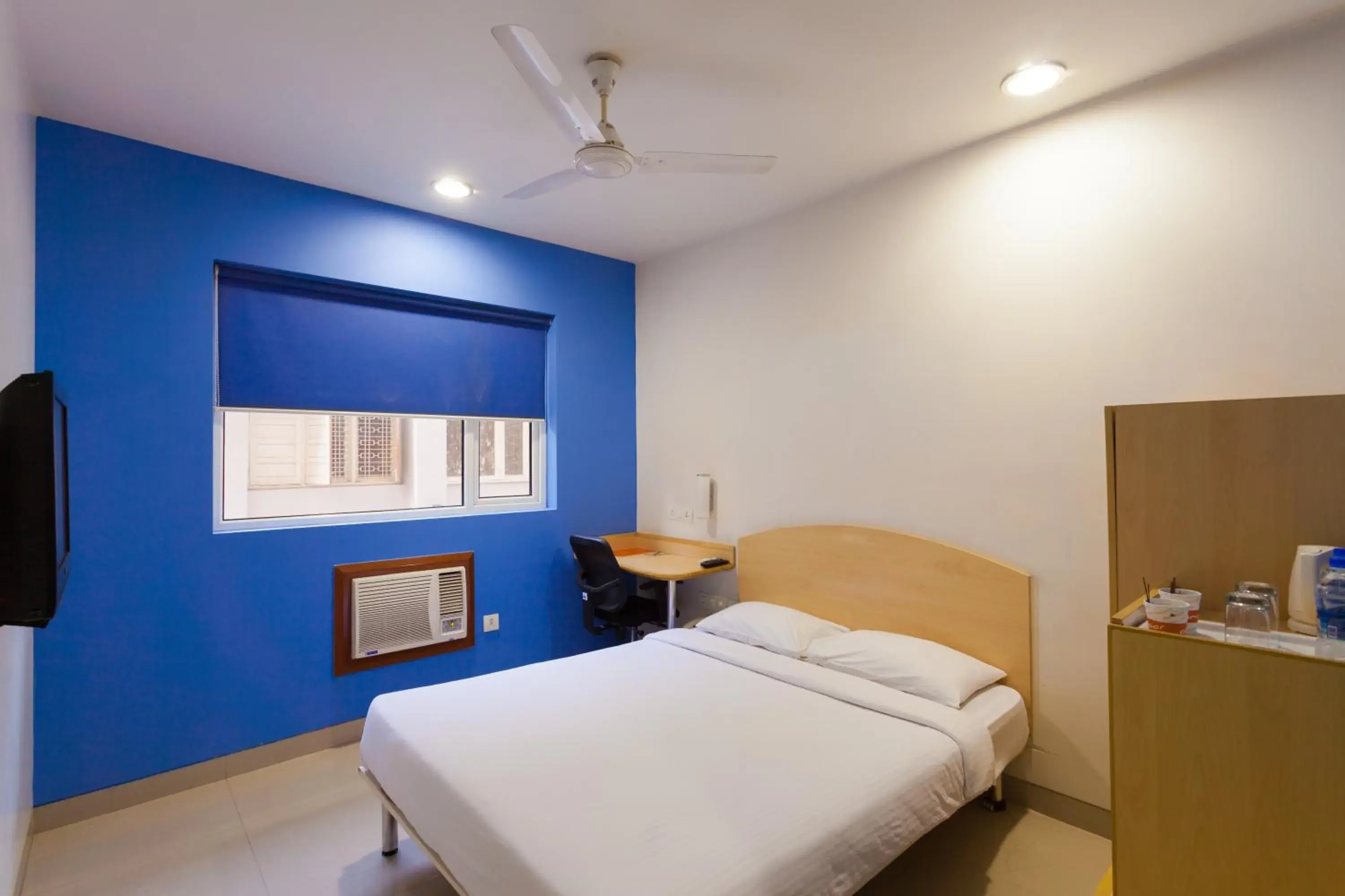 Photo of the whole room, Bed in Ginger Hotel Vadodara