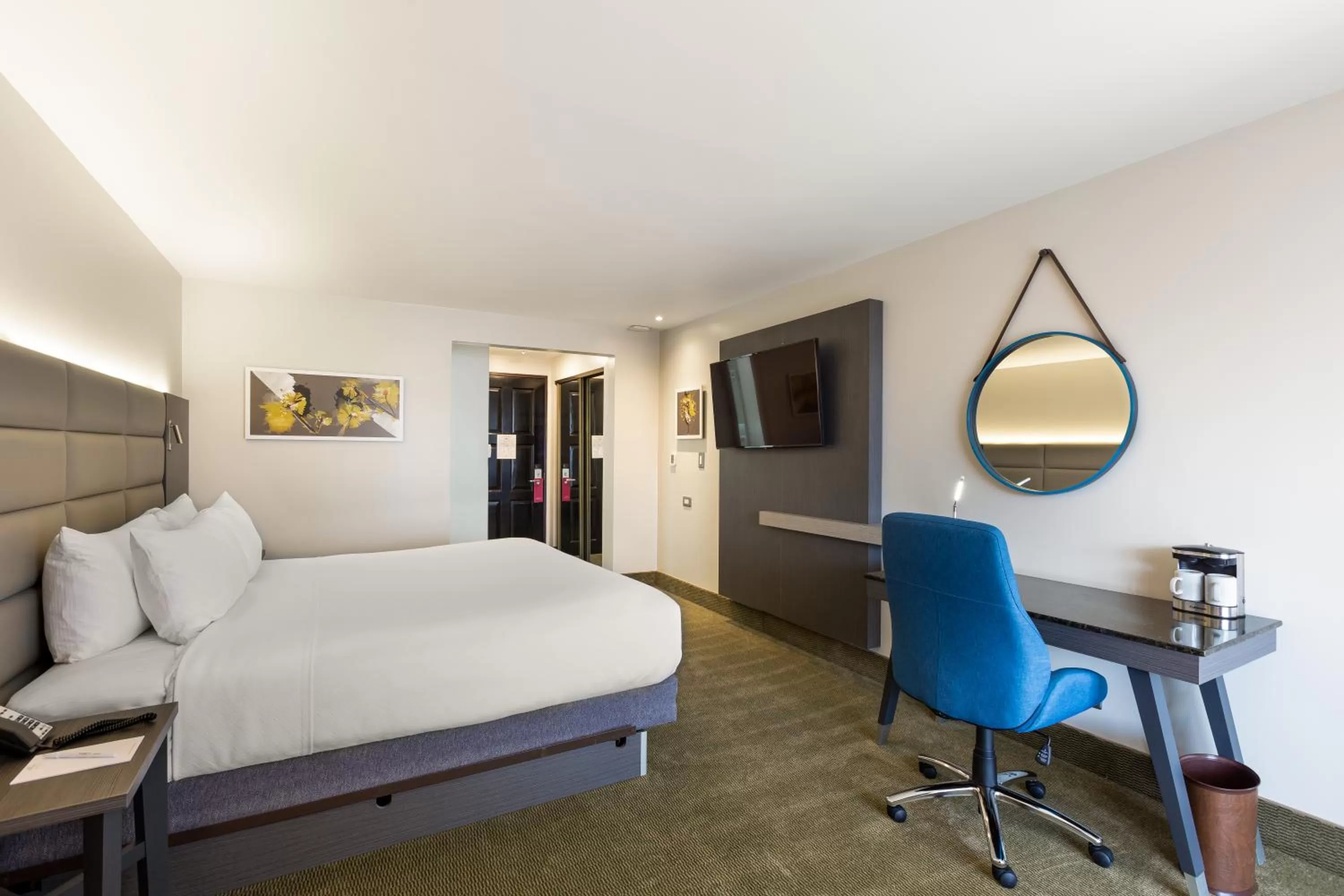 Bedroom, Bed in Crowne Plaza San Jose La Sabana by IHG