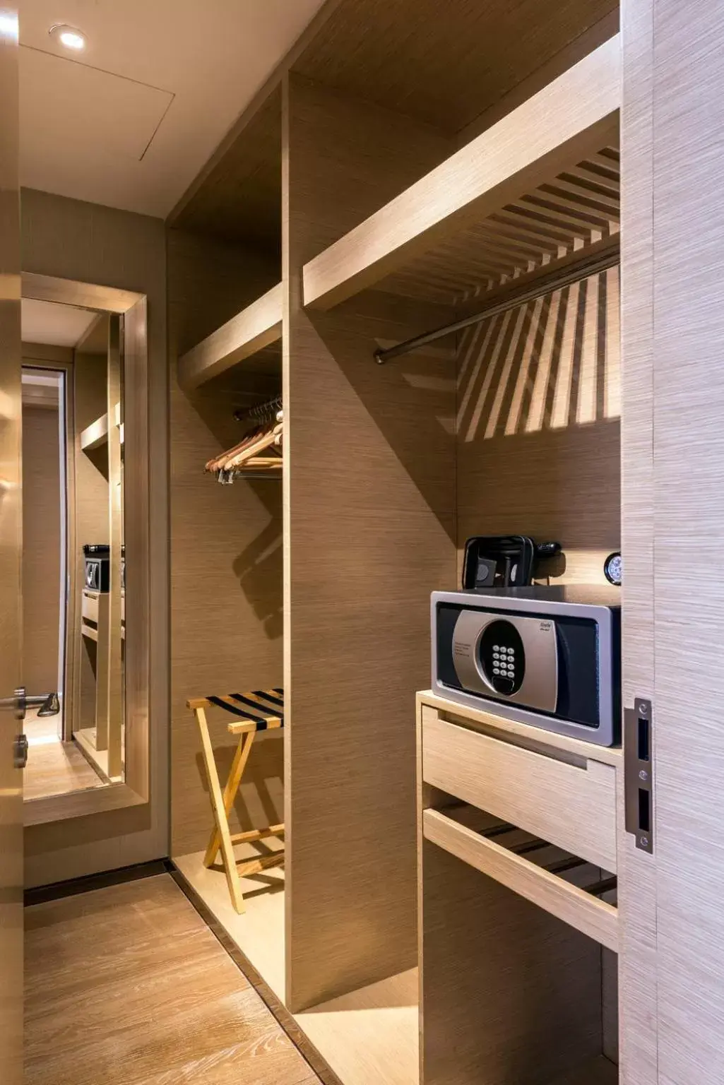 Decorative detail, Kitchen/Kitchenette in Fraser Suites Guangzhou