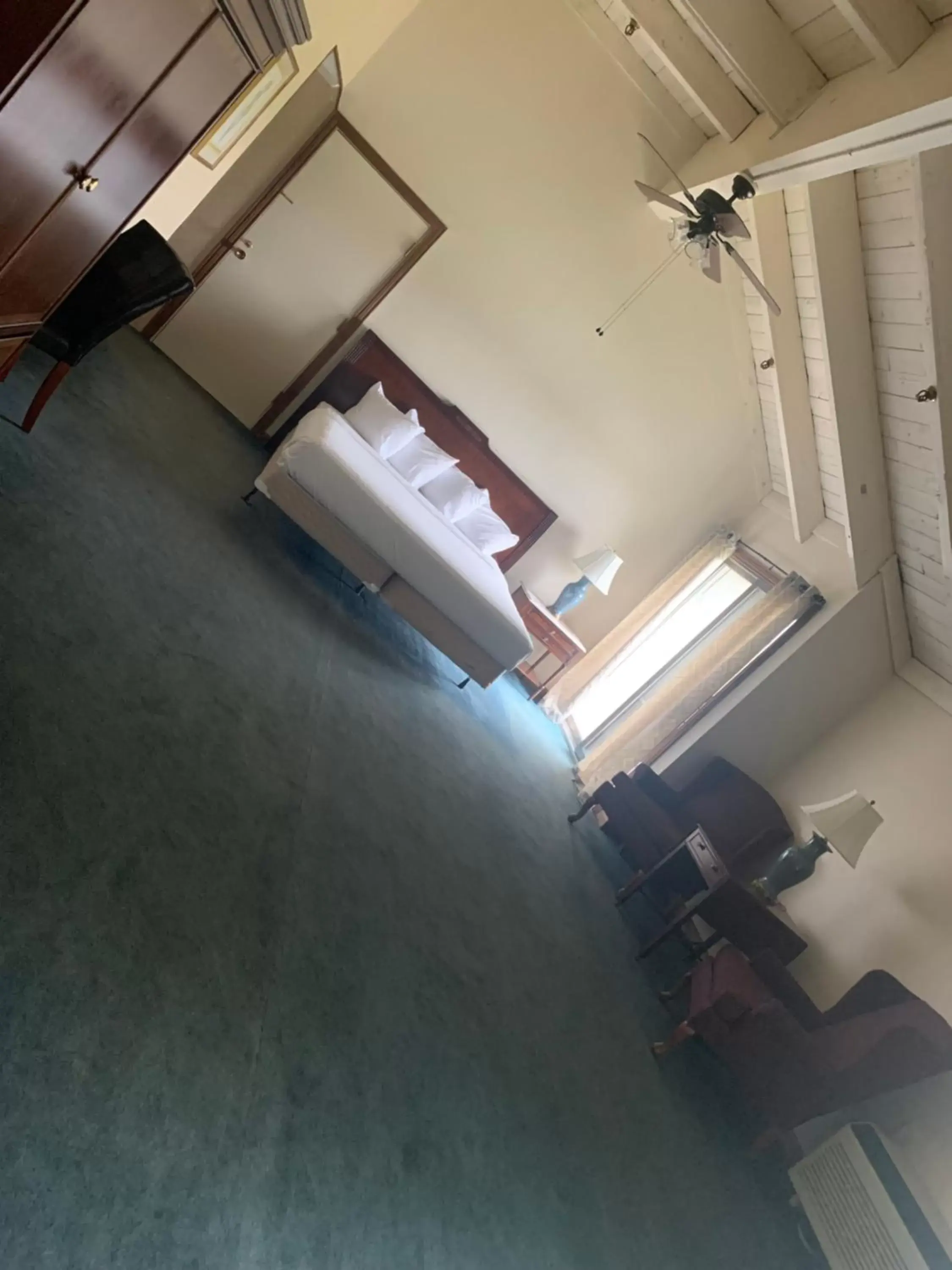 Photo of the whole room in Bay Valley Resort