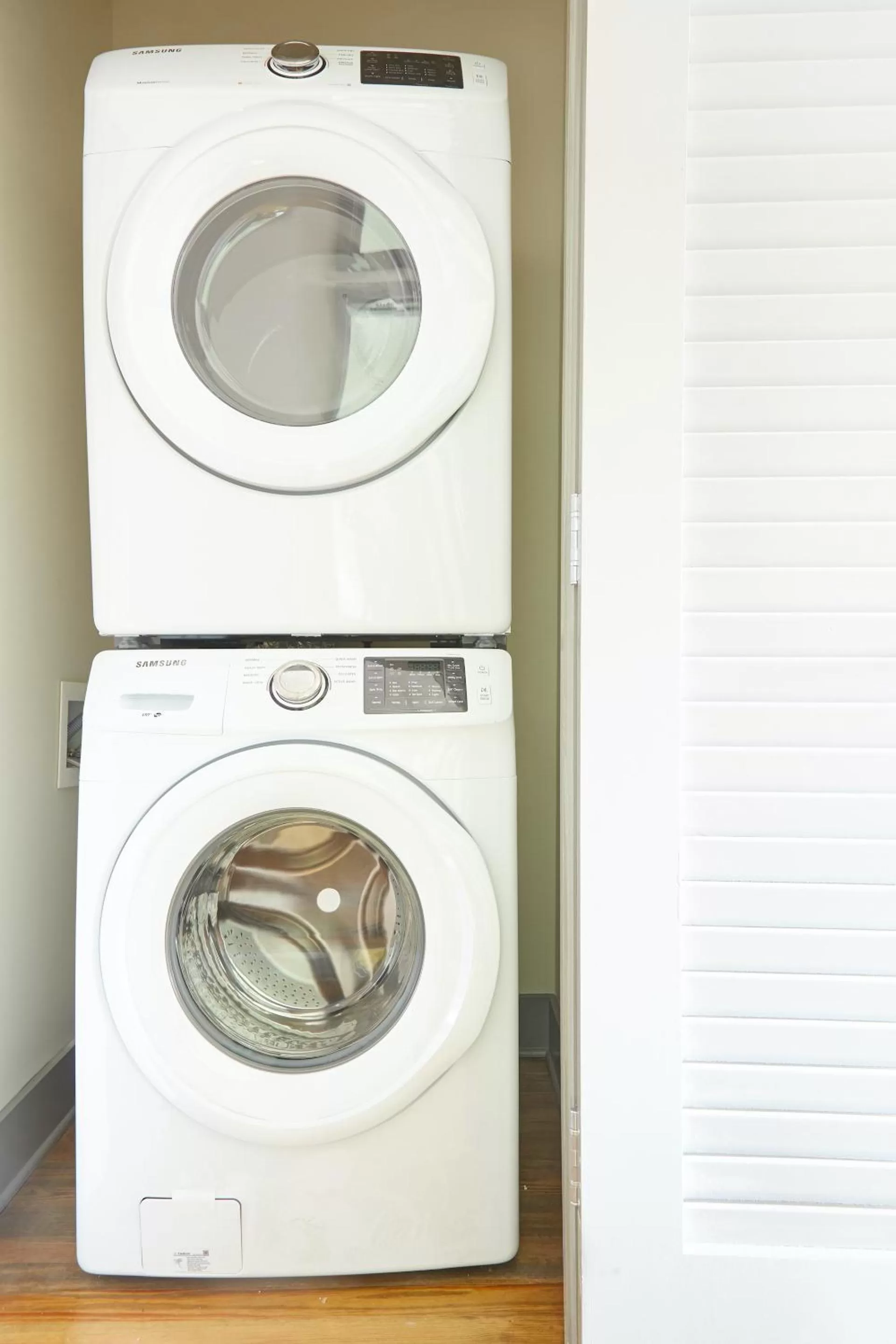 washing machine in Sonder Telfair Square