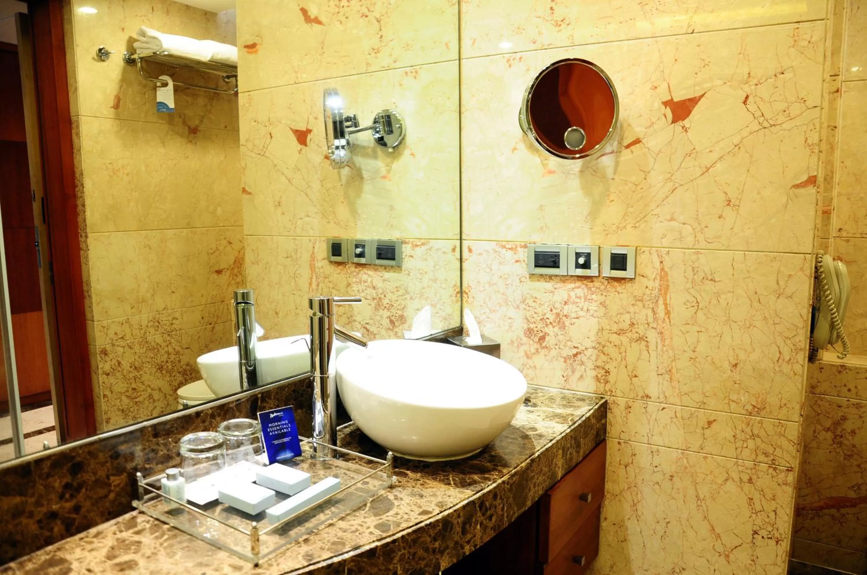 Bathroom in Radisson Blu Plaza Delhi Airport