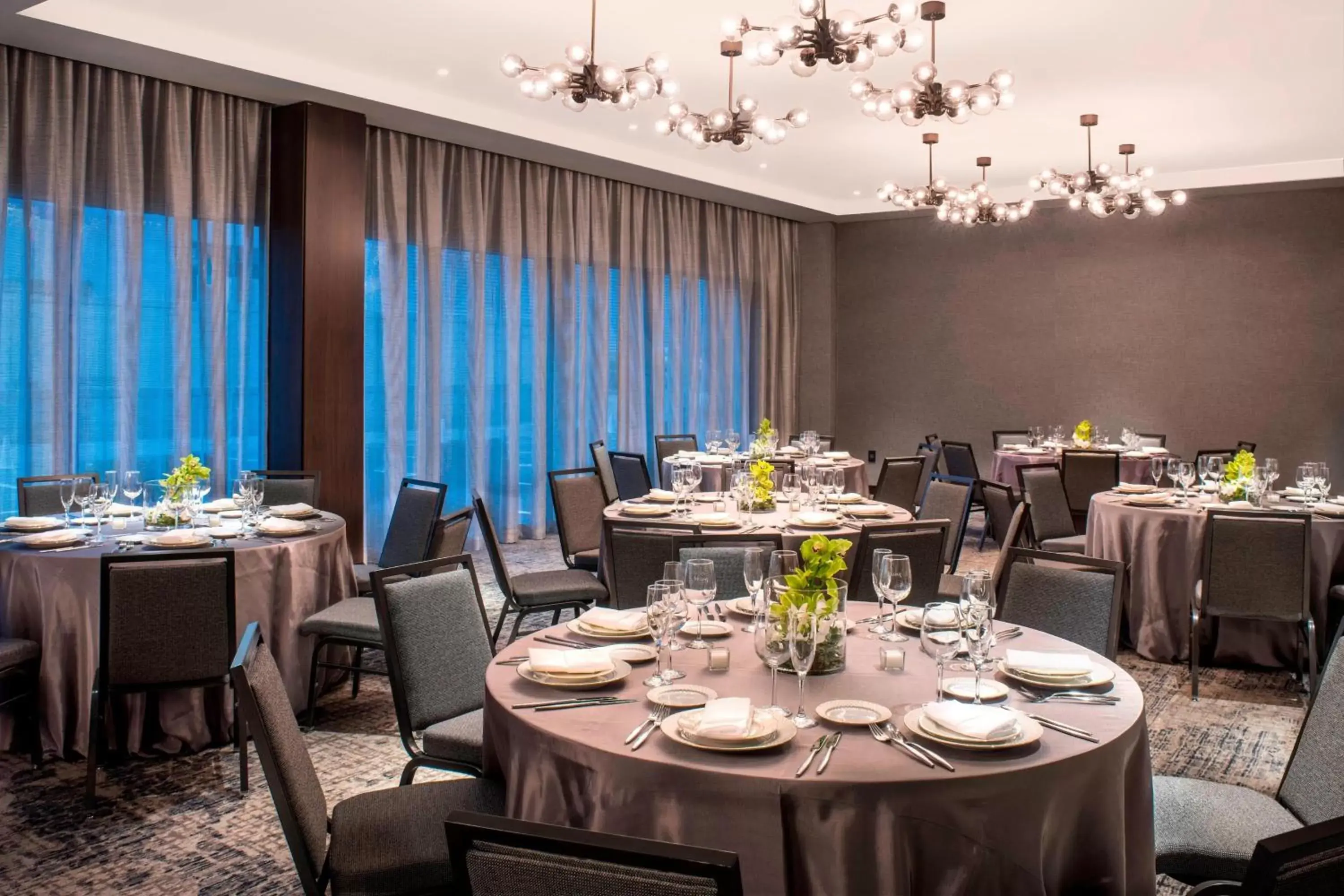 Meeting/conference room, Restaurant/Places to Eat in AC Hotel by Marriott Boston Downtown