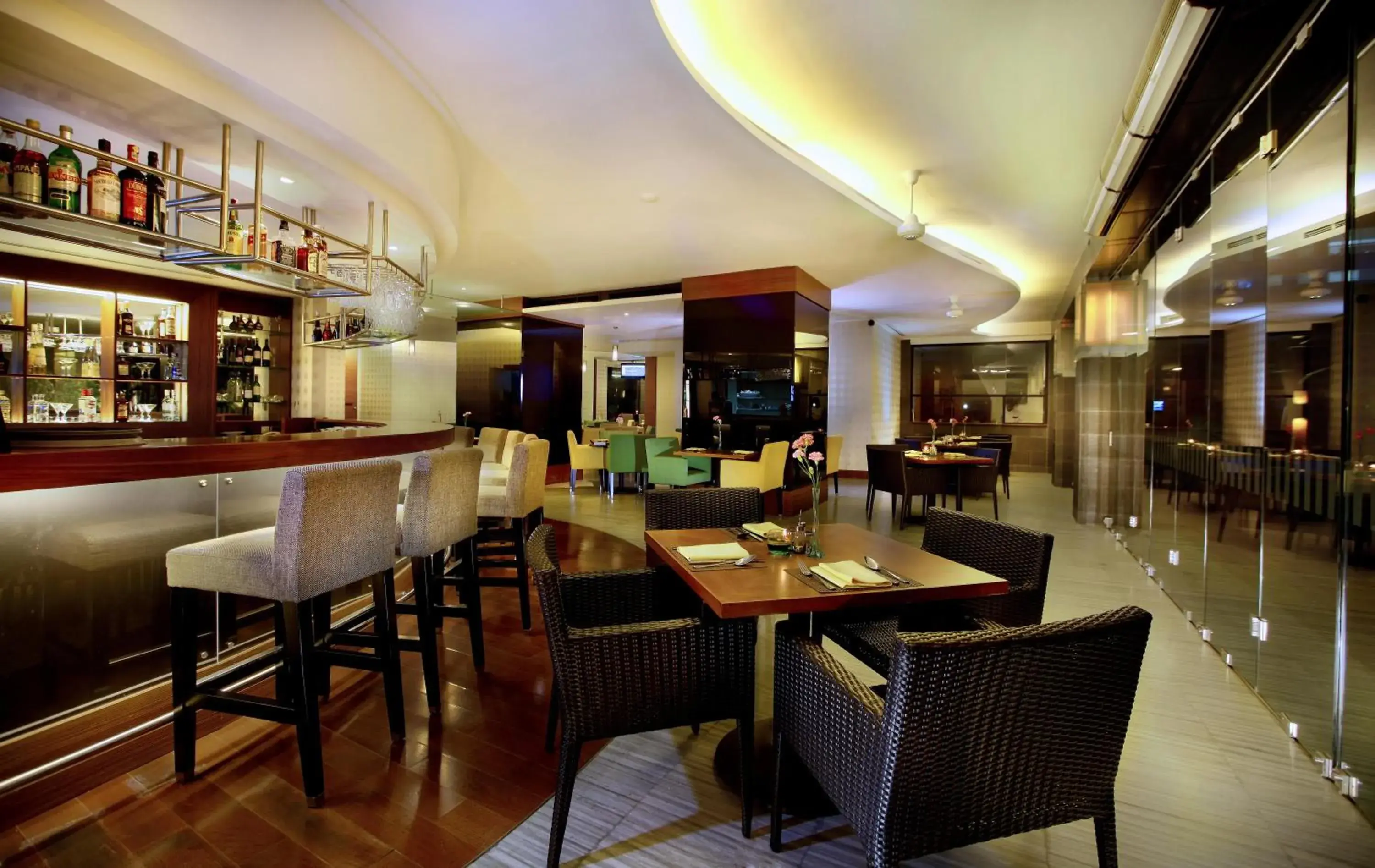 Lounge or bar, Restaurant/Places to Eat in Menara Peninsula Hotel