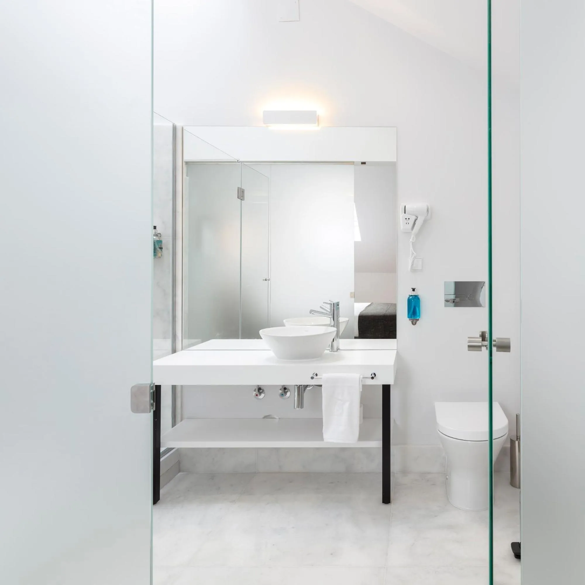 Toilet in Lisbon Serviced Apartments - Chiado Emenda