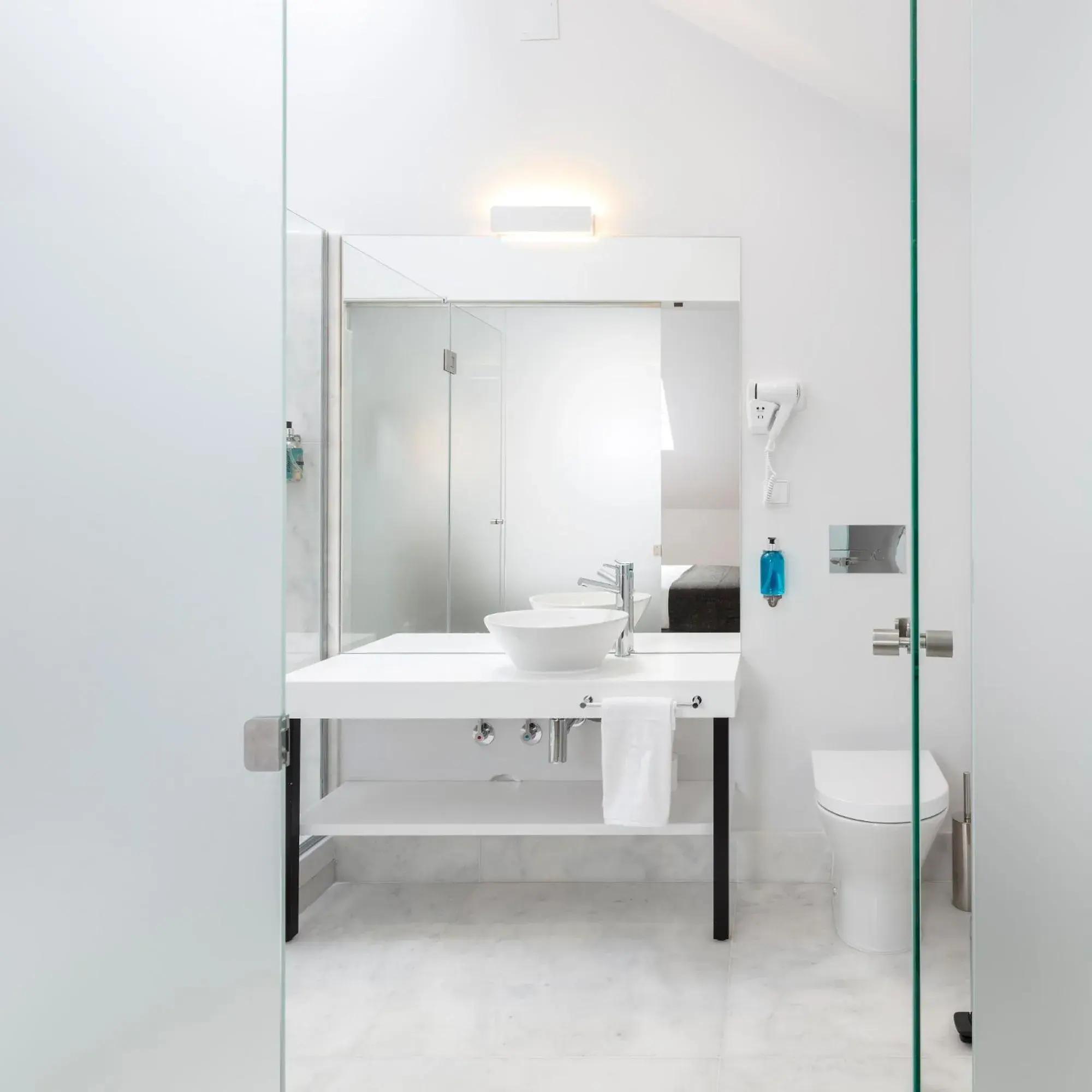 Toilet, Bathroom in Lisbon Serviced Apartments - Chiado Emenda