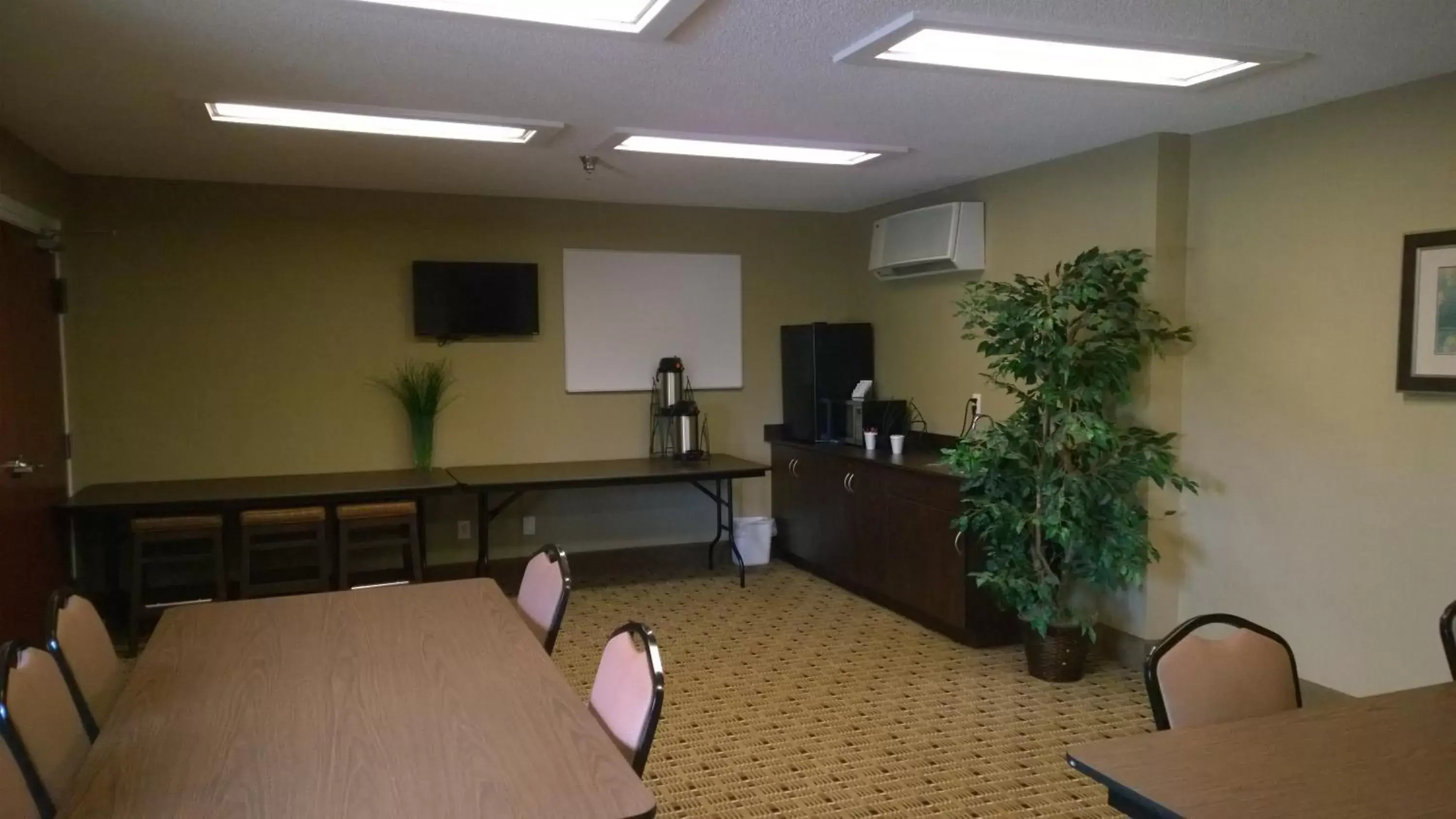 Business facilities in Marion Inn