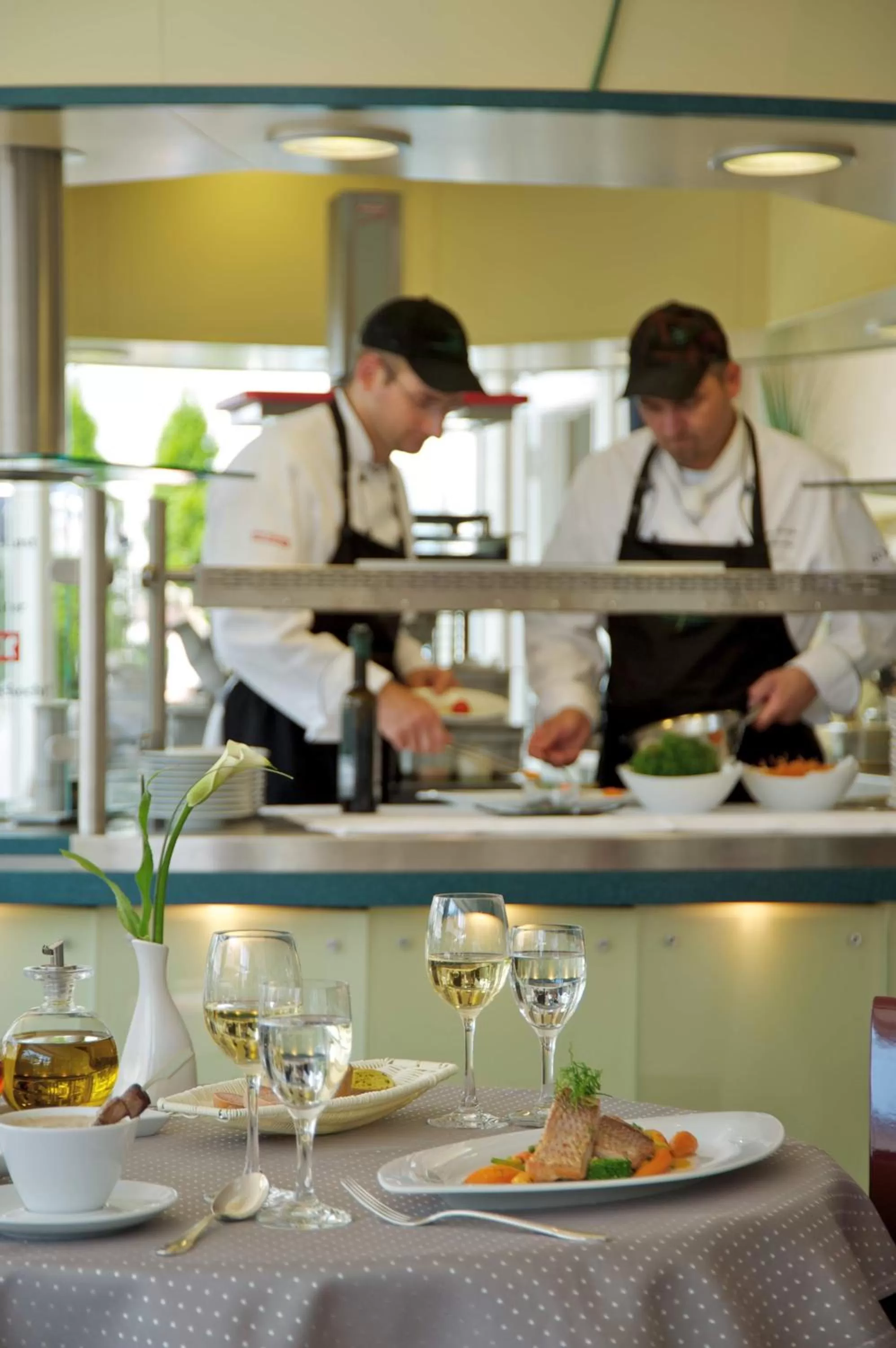 Restaurant/places to eat in Steigenberger Hotel Der Sonnenhof