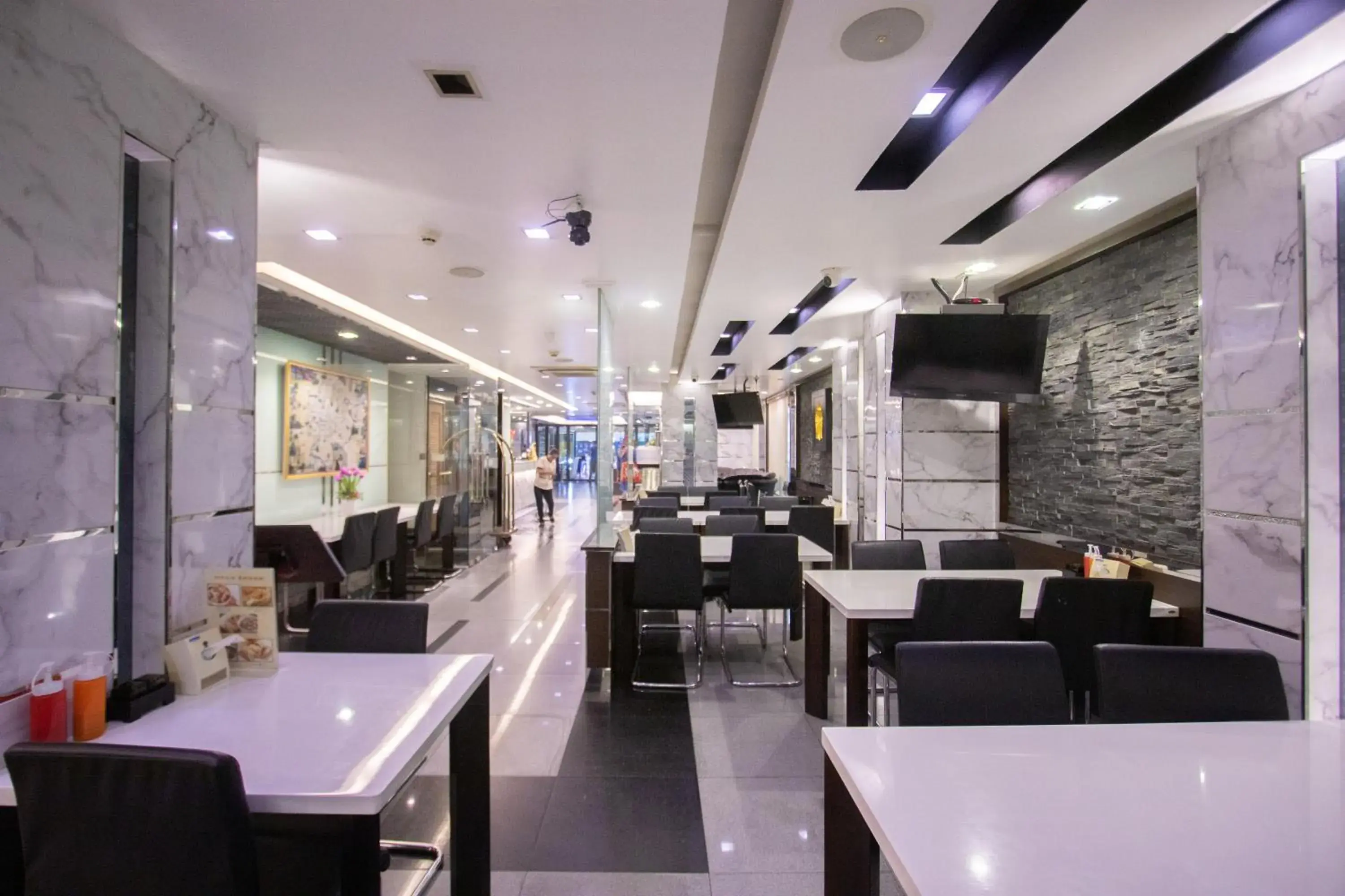 Restaurant/Places to Eat in Gusto Pratunam Hotel