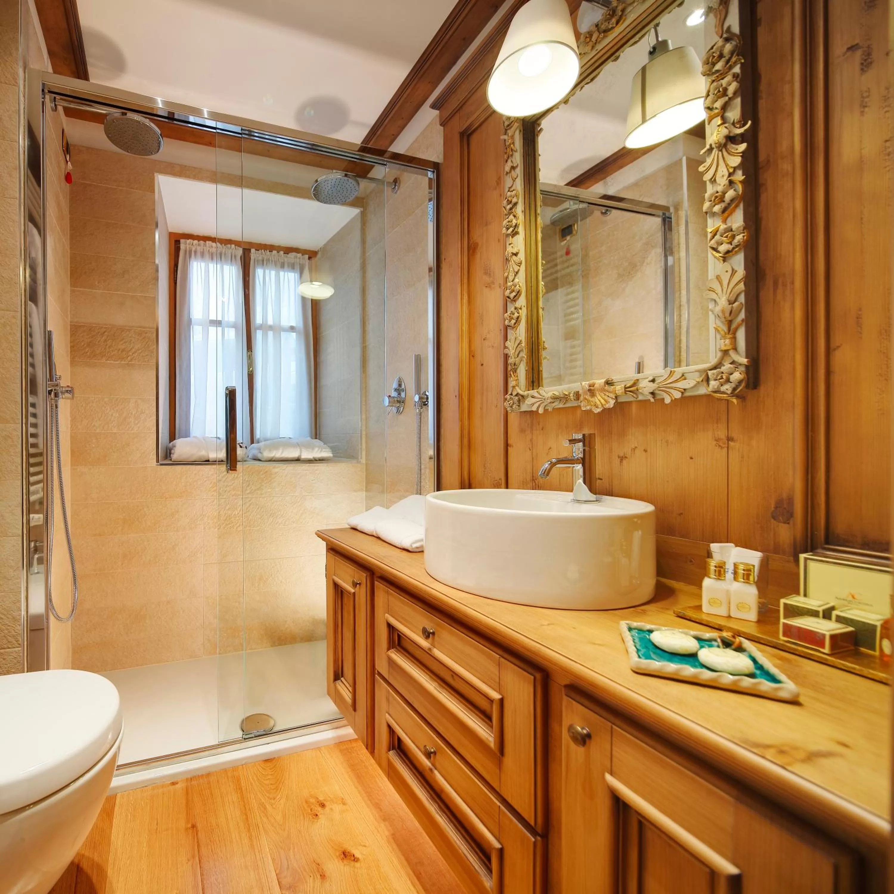 Shower in Ambra Cortina Luxury&Fashion Hotel