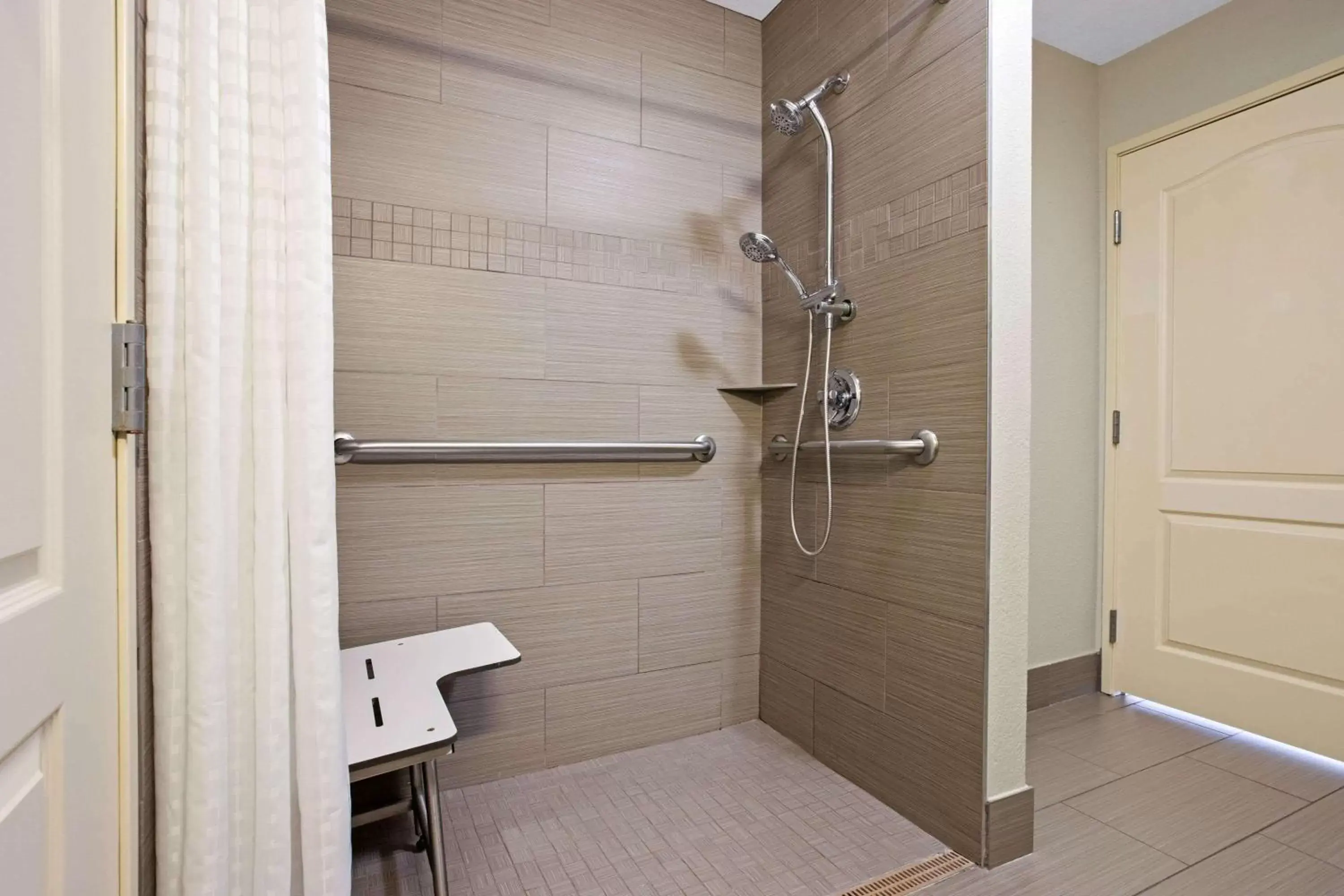 Shower, Bathroom in La Quinta by Wyndham Palestine
