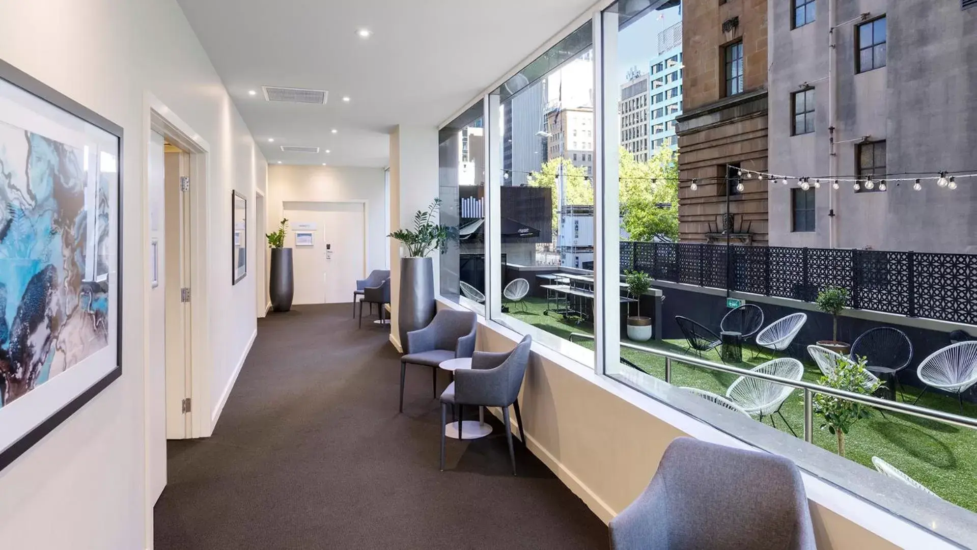 Meeting/conference room, Balcony/Terrace in Oaks Melbourne on Market Hotel