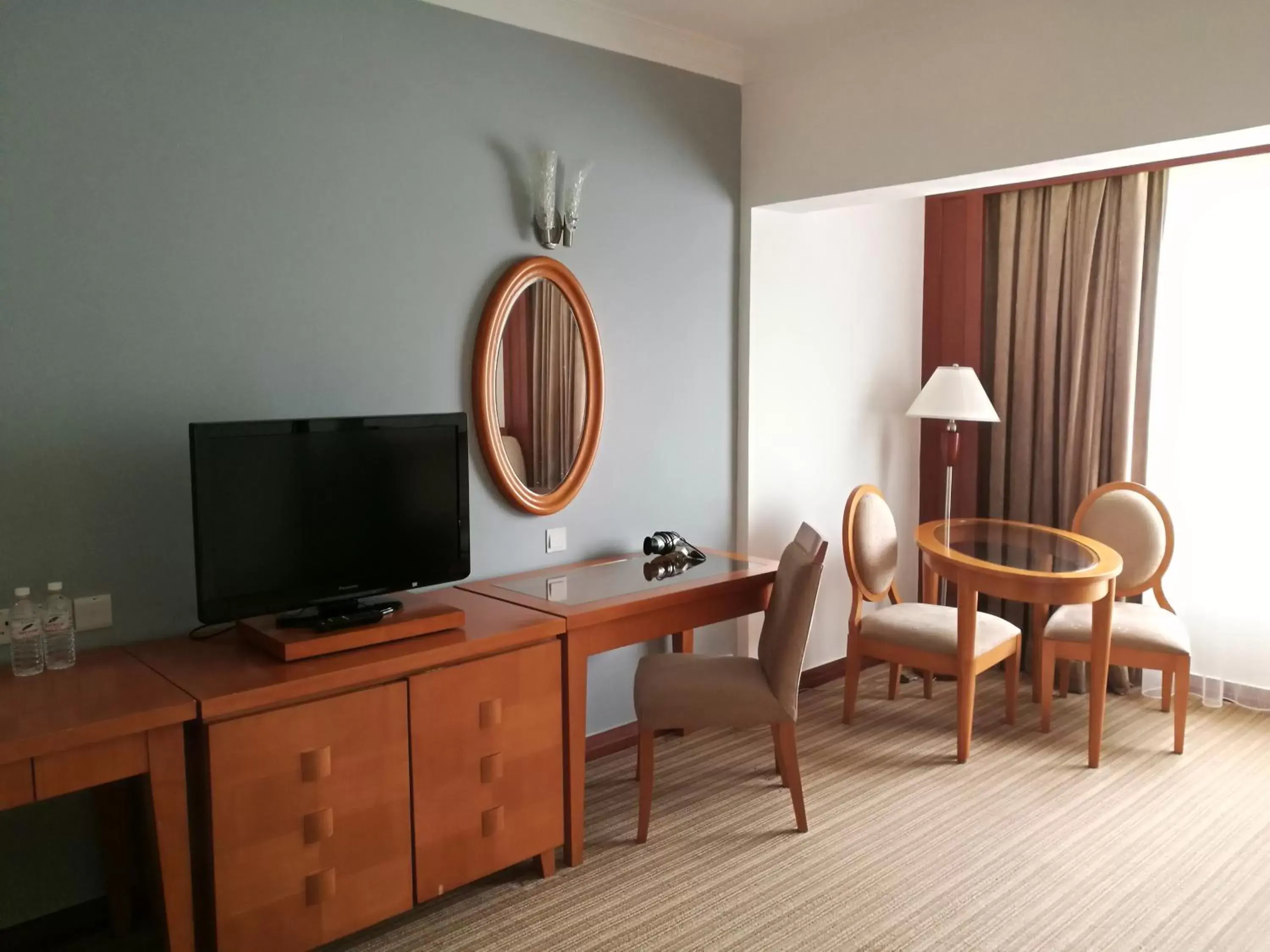 Photo of the whole room, TV/Entertainment Center in Bayview Hotel Melaka