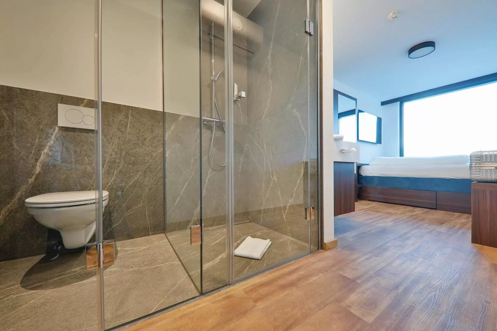 Bathroom in On The Way 24 - Sauna & Golfsimulator inklusive