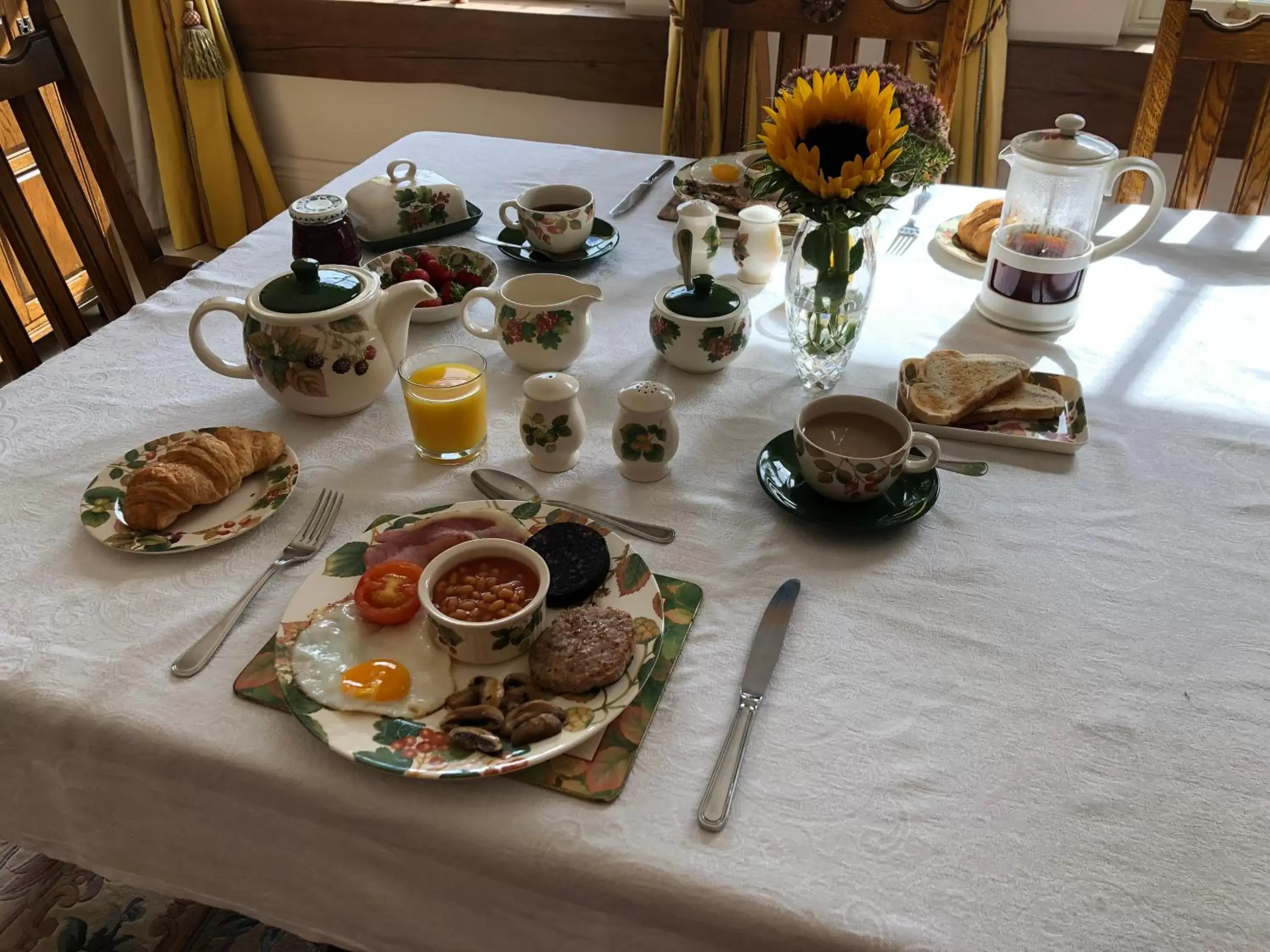 Breakfast in Lillium House