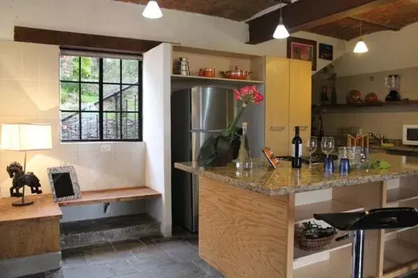 Kitchen/Kitchenette in Hotel Villa Cassis