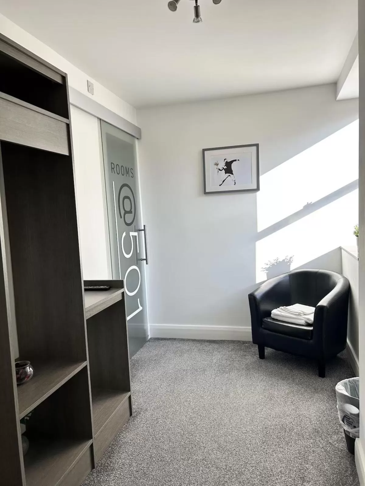 wardrobe in Rooms Kingswood