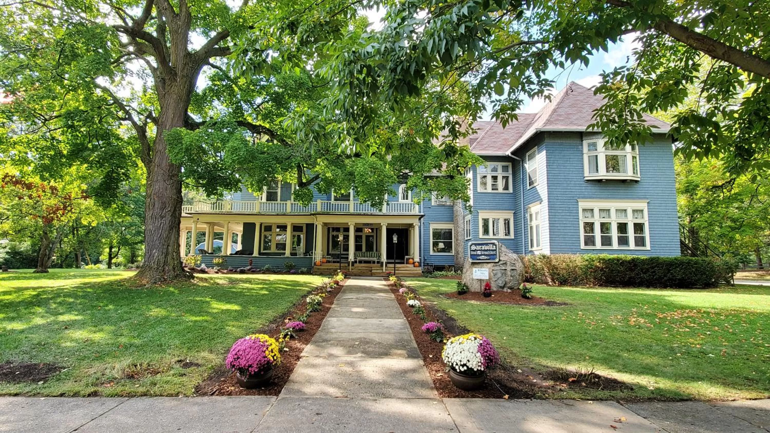 Property Building in Saravilla Bed & Breakfast