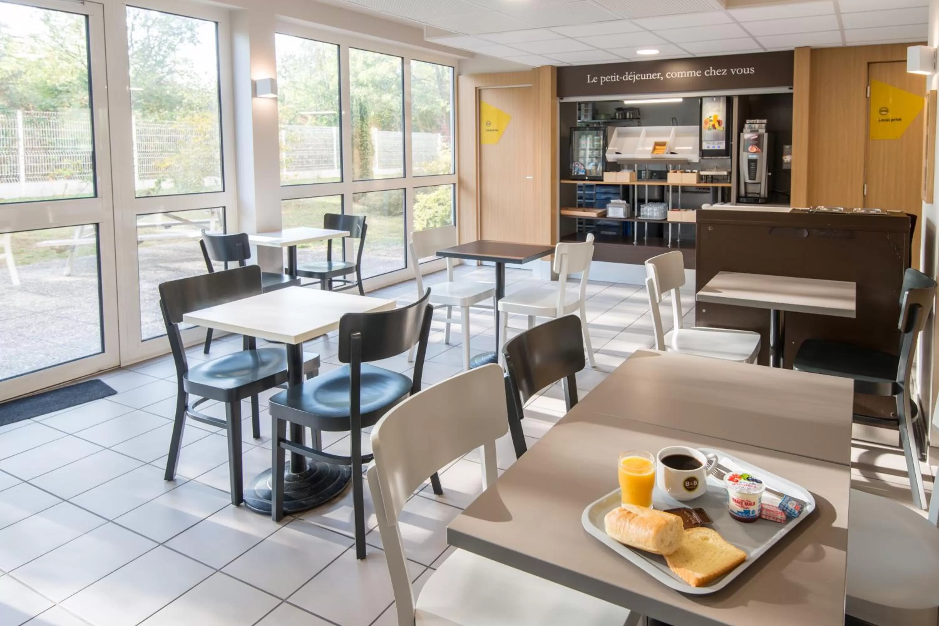 Buffet breakfast in B&B HOTEL Freyming-Merlebach