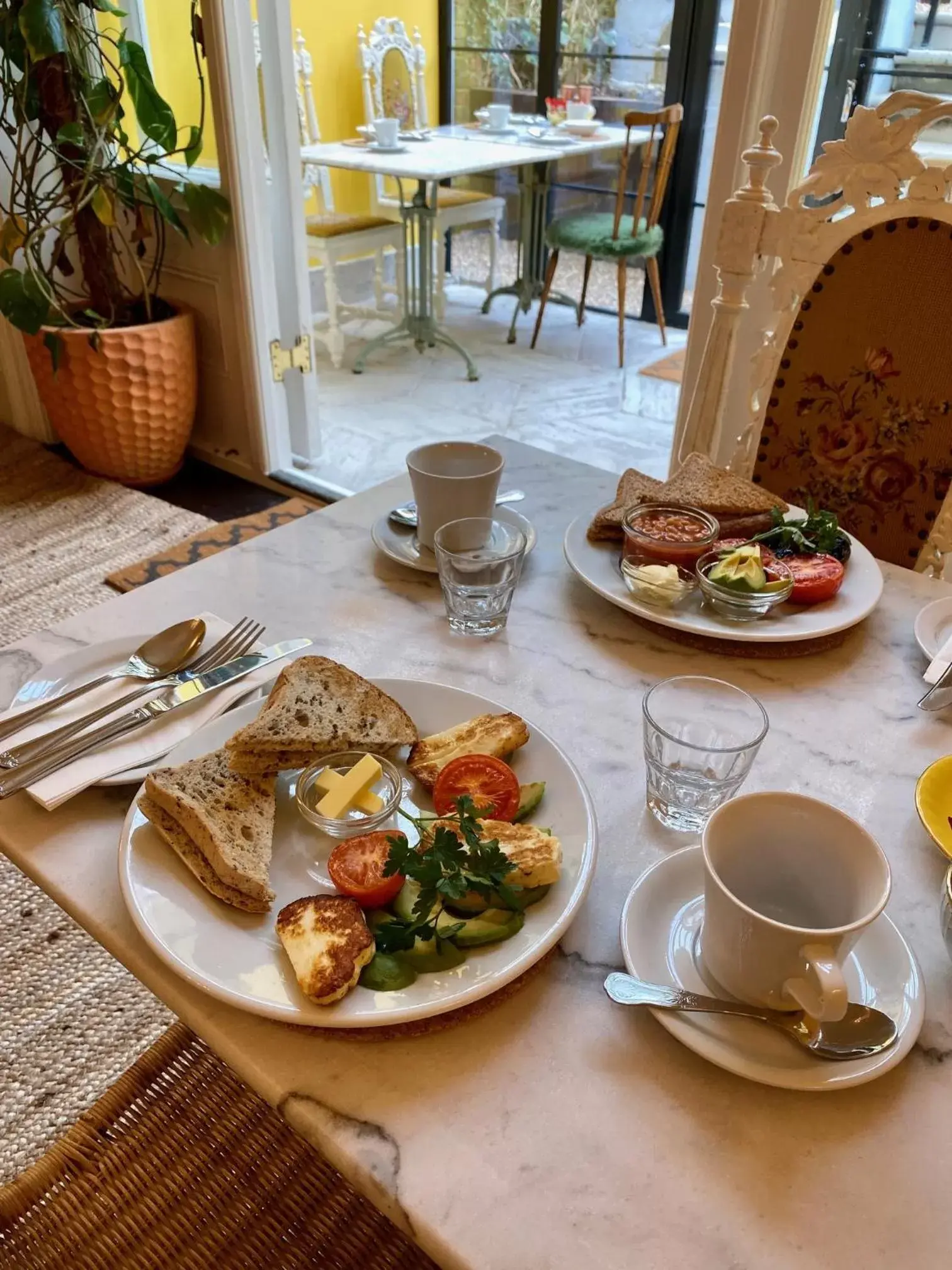 Breakfast in 15 Grosvenor