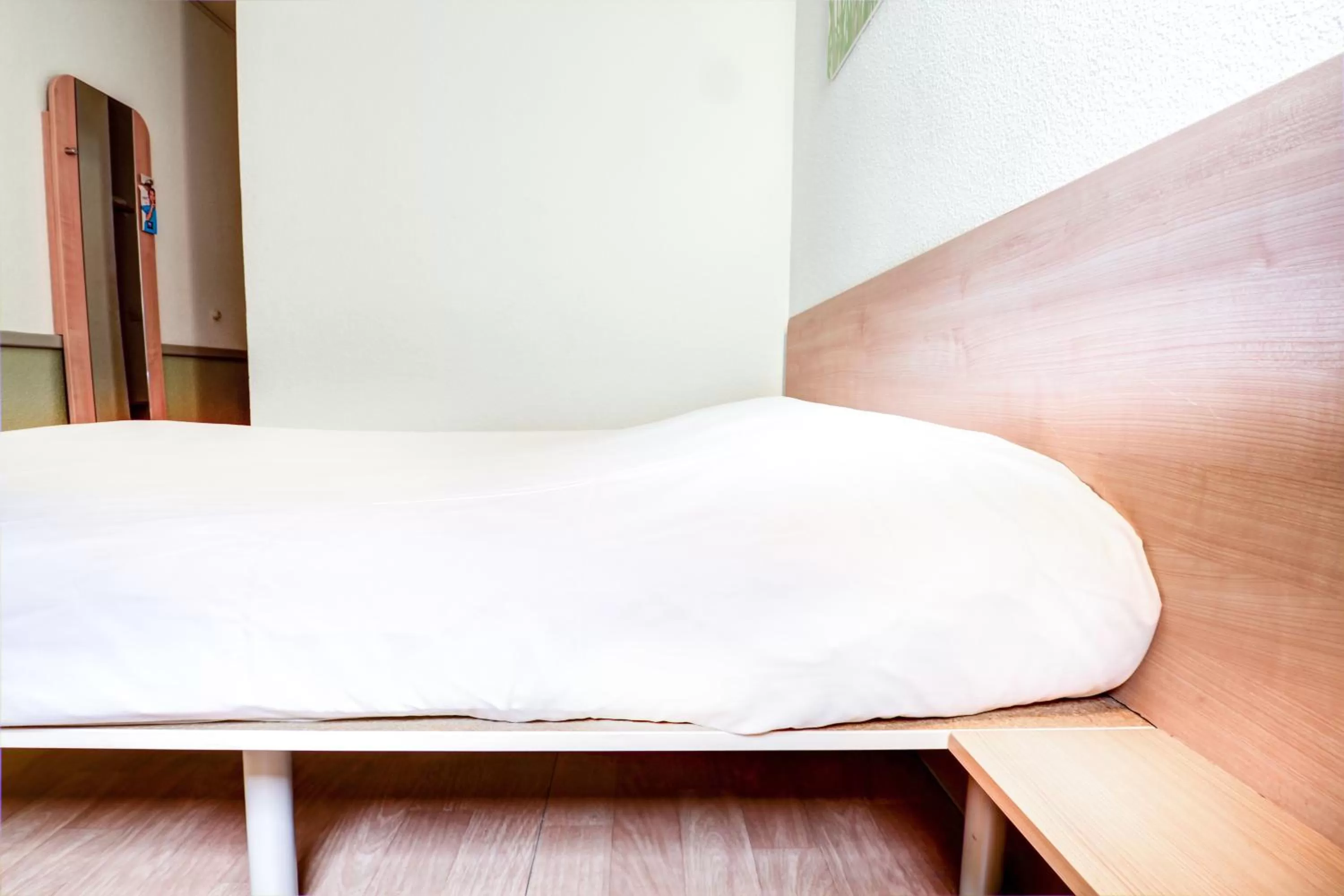 Bed in ibis budget Chateaudun