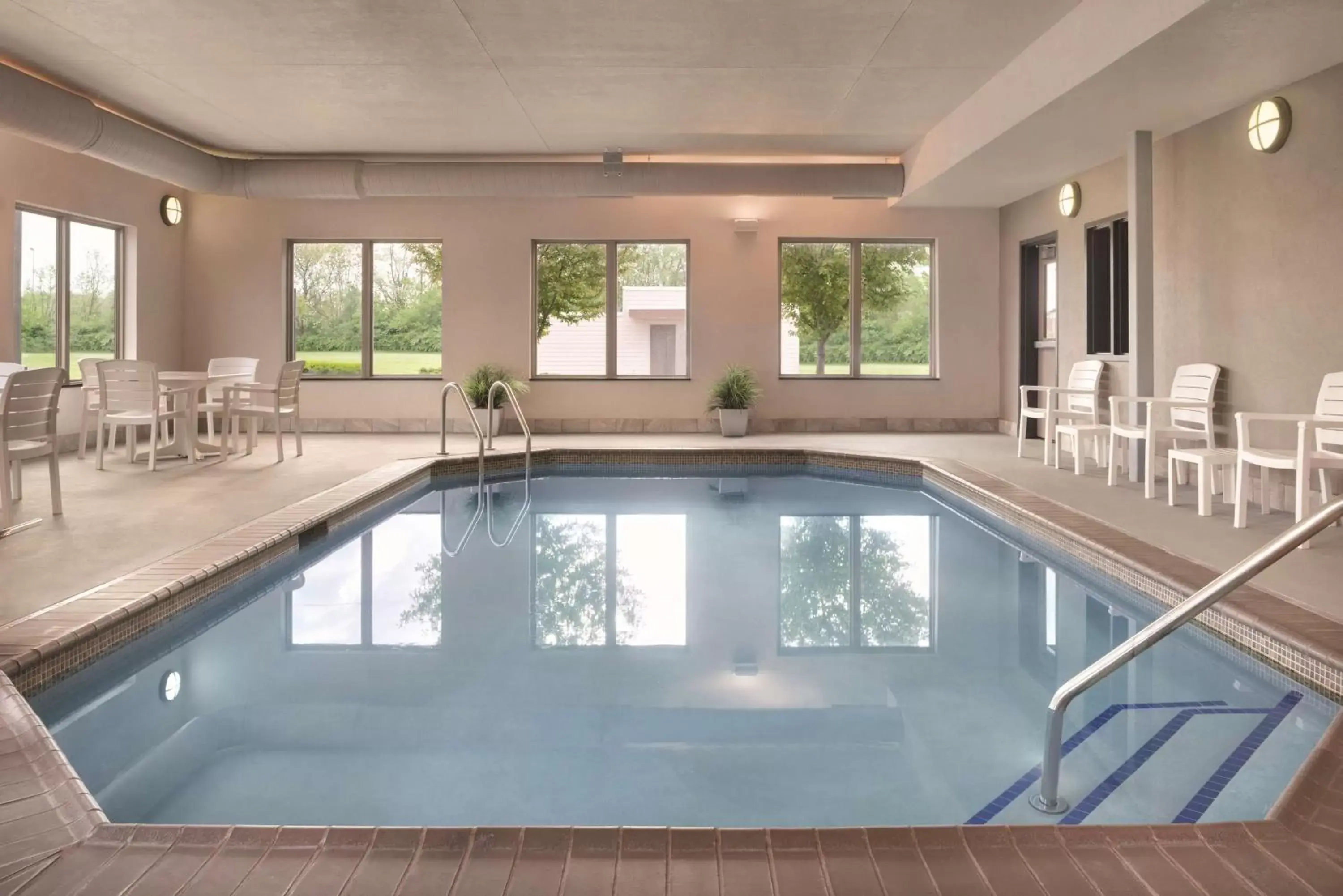 Activities, Swimming Pool in Country Inn & Suites by Radisson, Springfield, IL