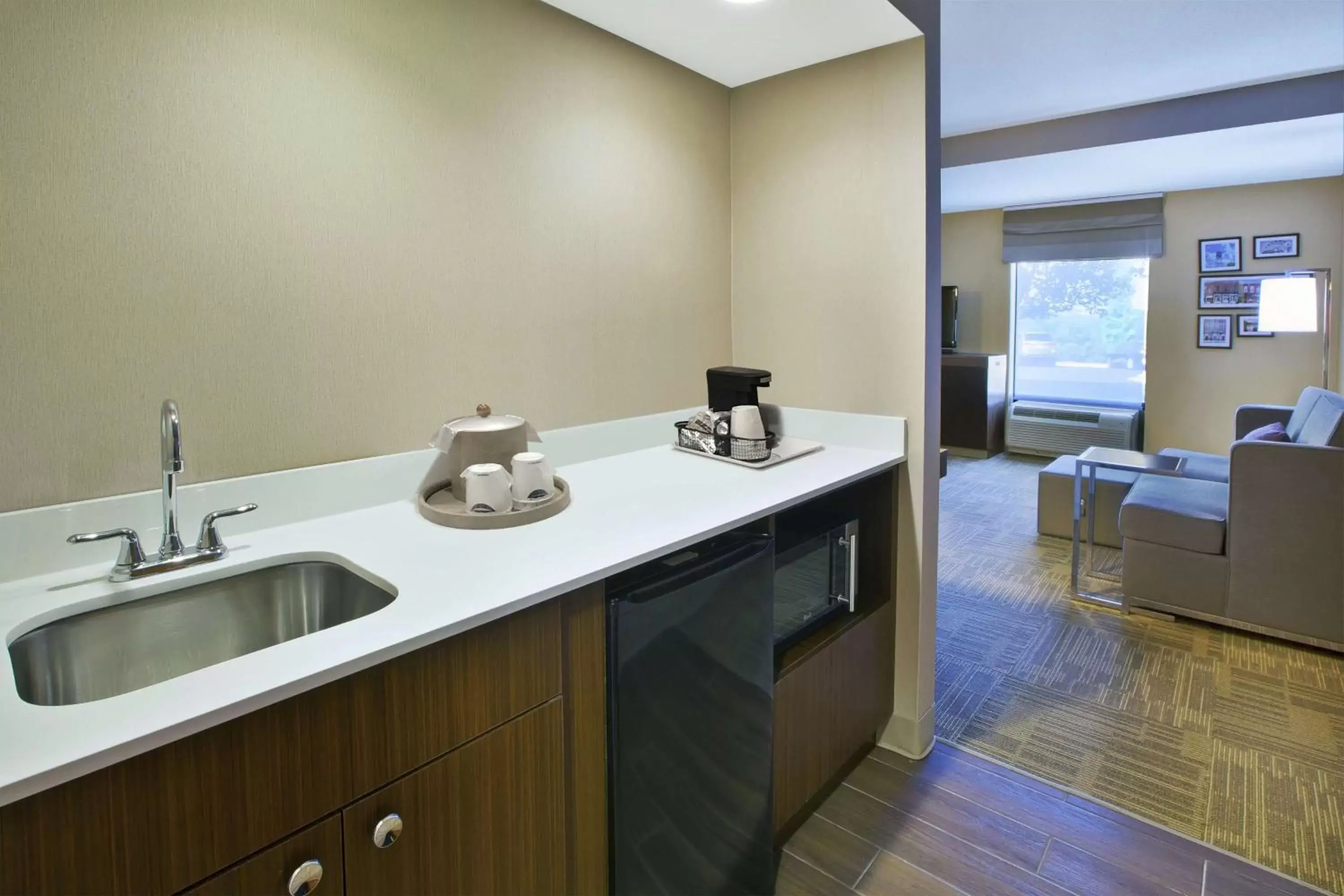 Other, Kitchen/Kitchenette in Hampton Inn Commerce/Novi