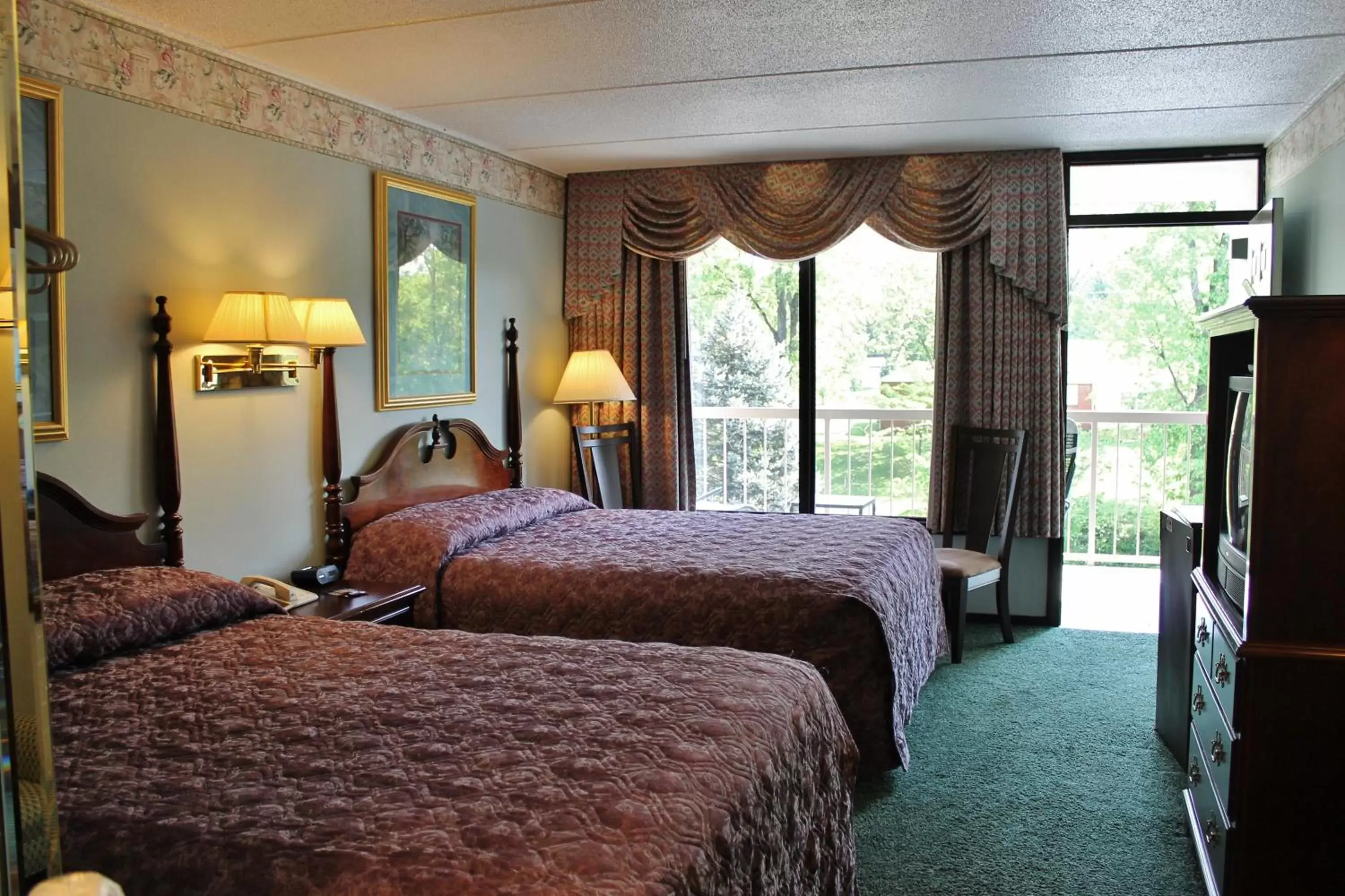 Bedroom in Rivergate Mountain Lodge