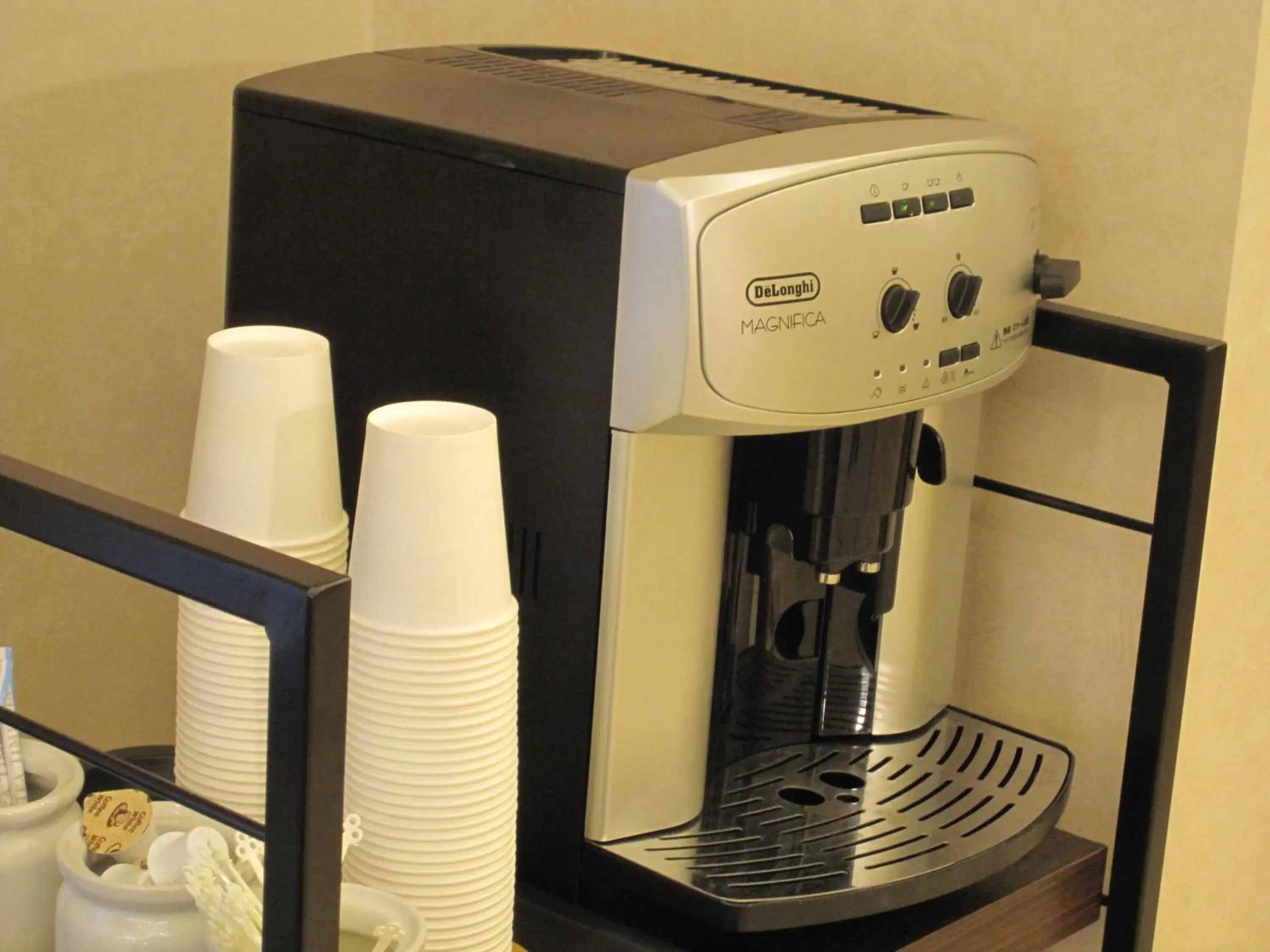 Drinks, Coffee/Tea Facilities in Hotel Premium Green Sovereign