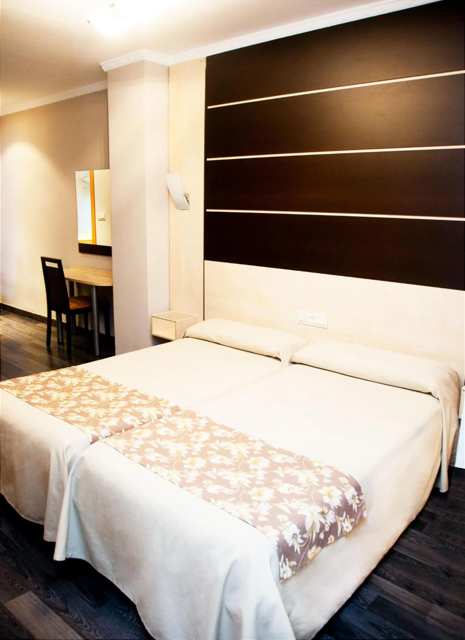 Bed in Hotel Universal by Maxi Hoteles