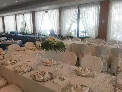 Banquet/Function facilities, Restaurant/Places to Eat in Platani Hotel