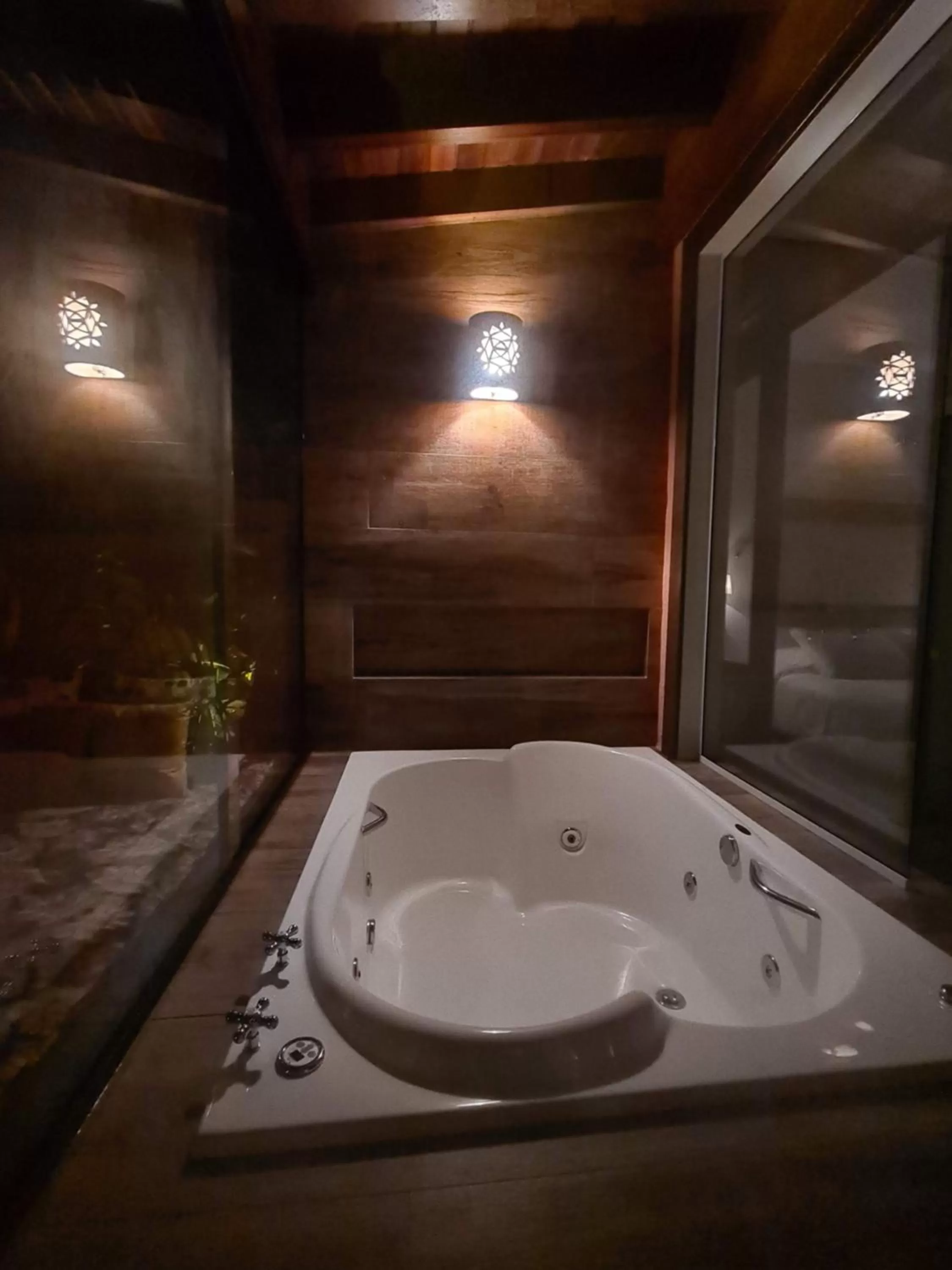 Hot Tub in Pousada Vila Rosada