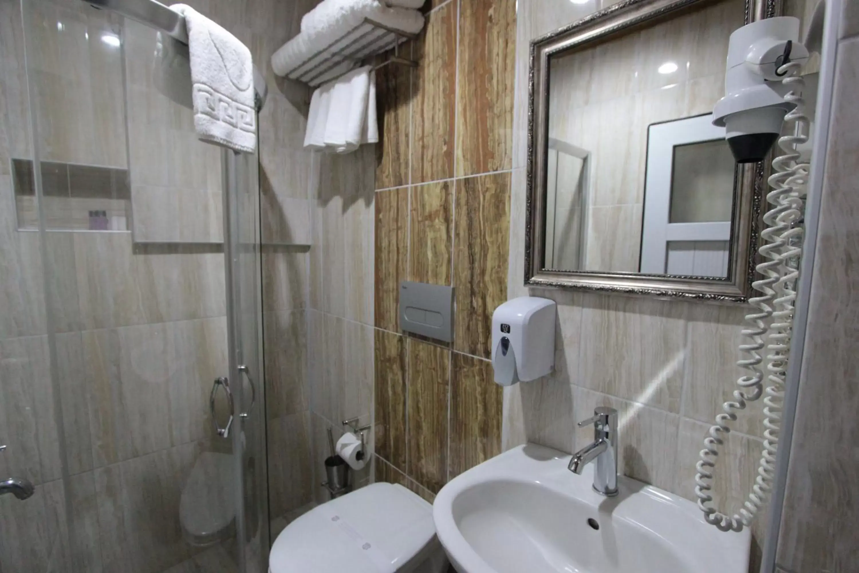 Bathroom in Guven Cave Hotel