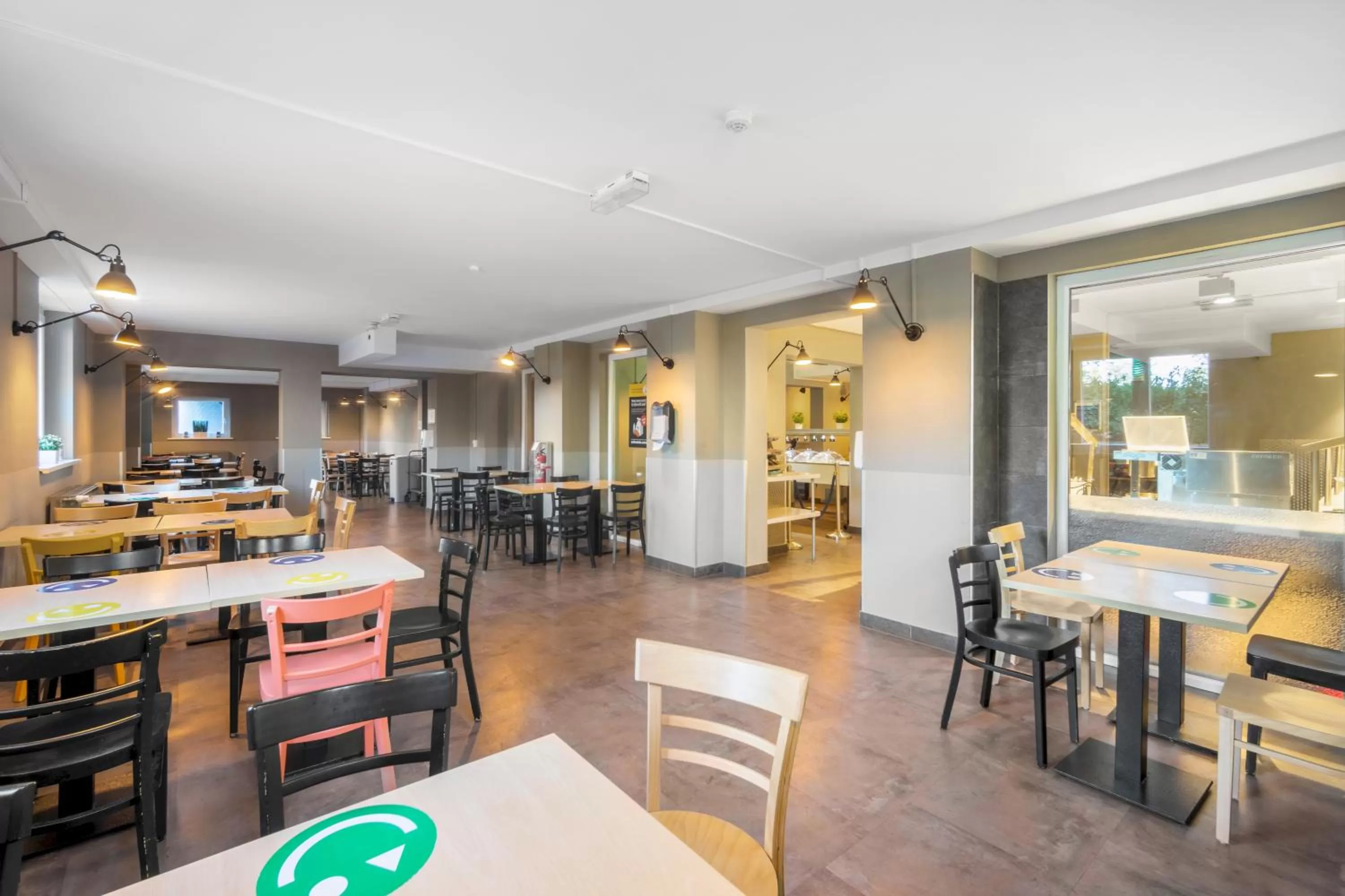 Restaurant/places to eat in a&o Dresden Hauptbahnhof