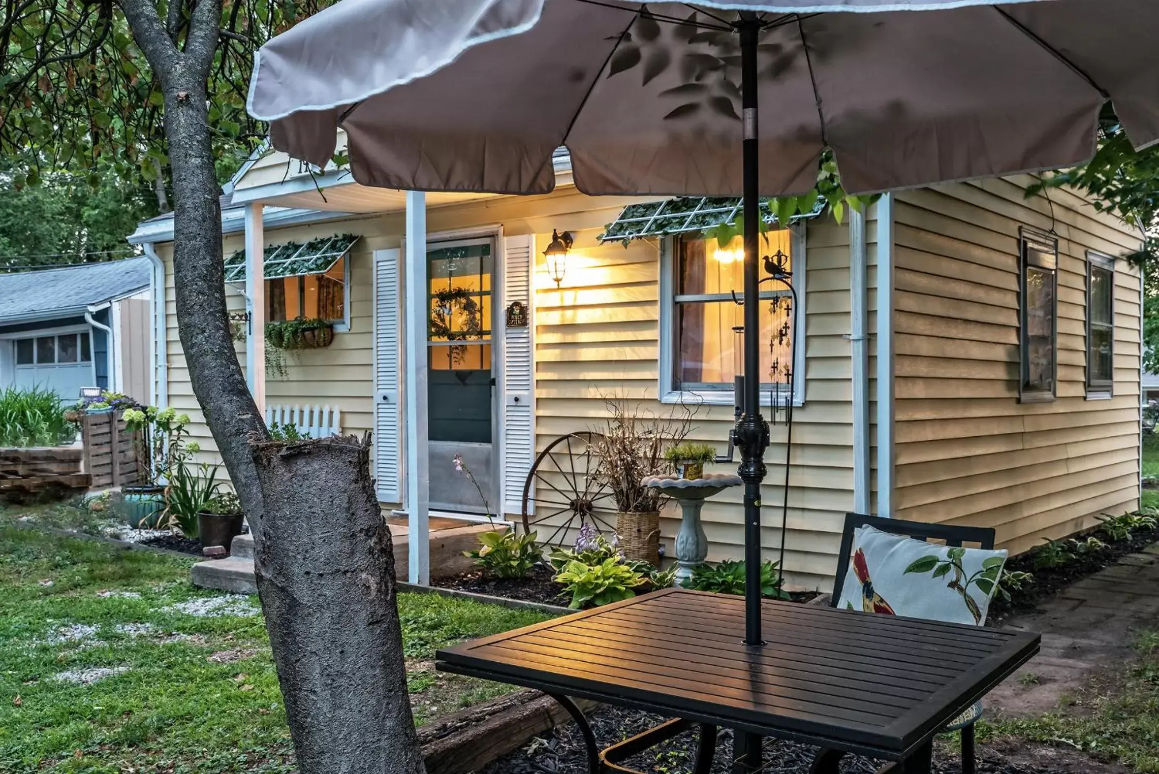 Property building in Silver Heart Inn & Cottages