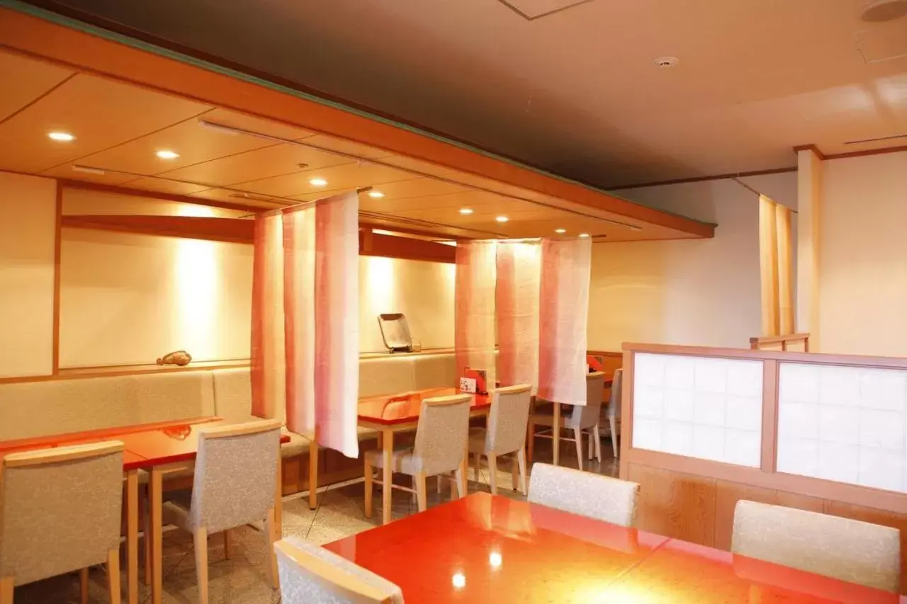 Restaurant/Places to Eat in Hotel Avalorm Kinokuni