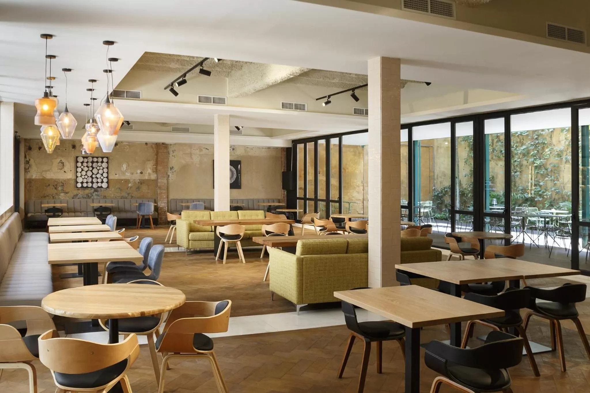 Restaurant/places to eat in ICON Bcn