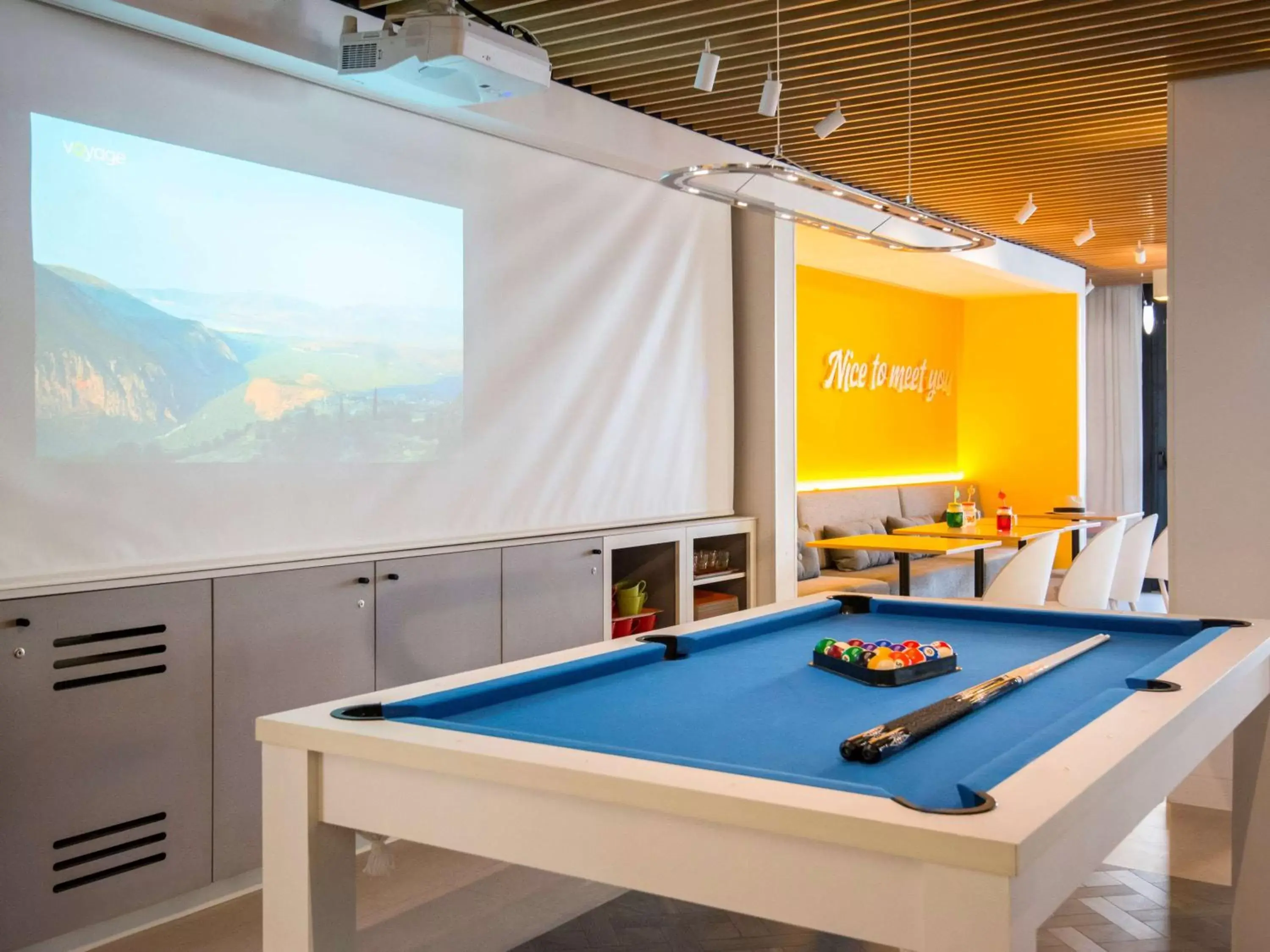 Lounge or bar, Billiards in ibis Styles Nice Cap 3000