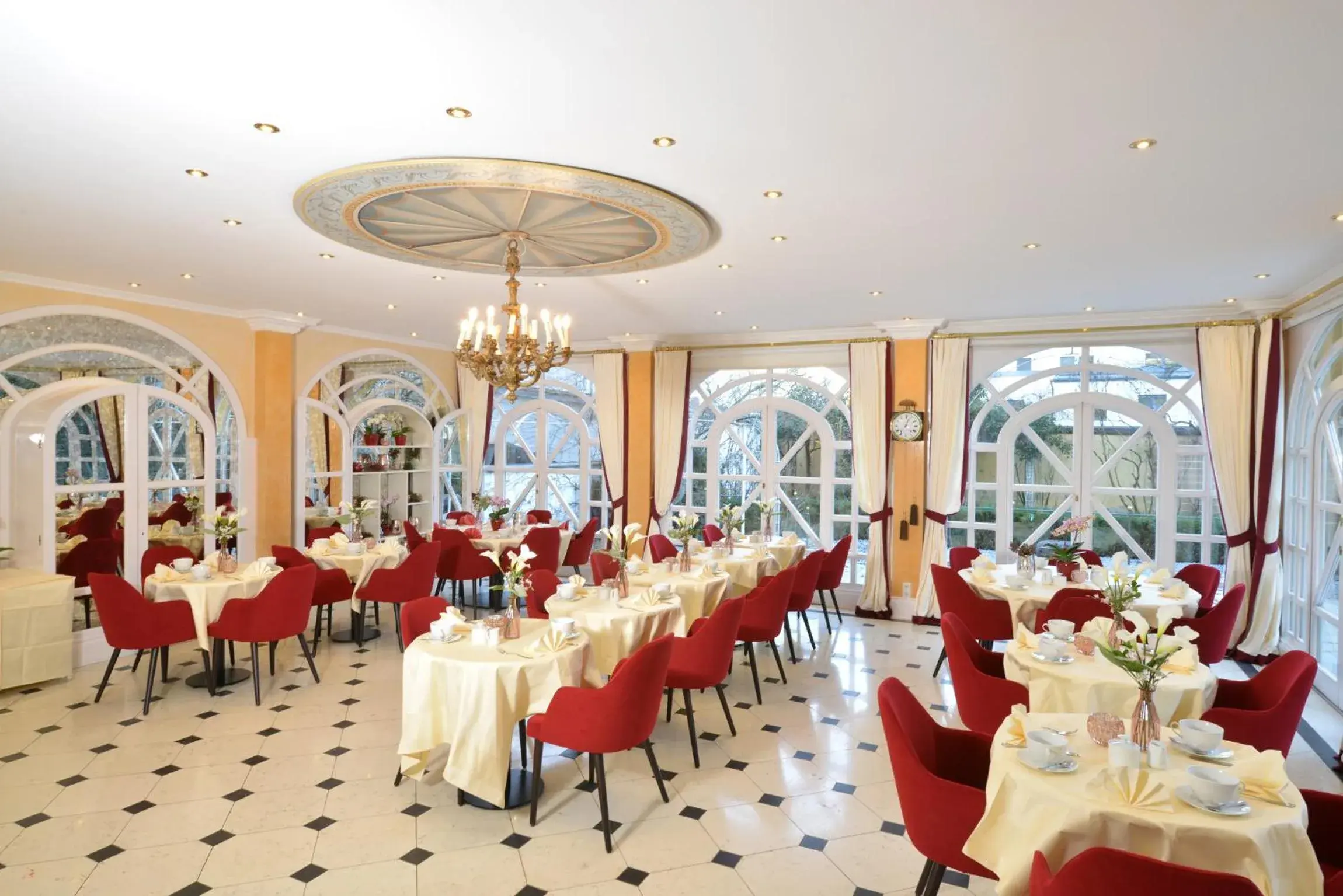 Breakfast, Restaurant/Places to Eat in Aurbacher Hotel