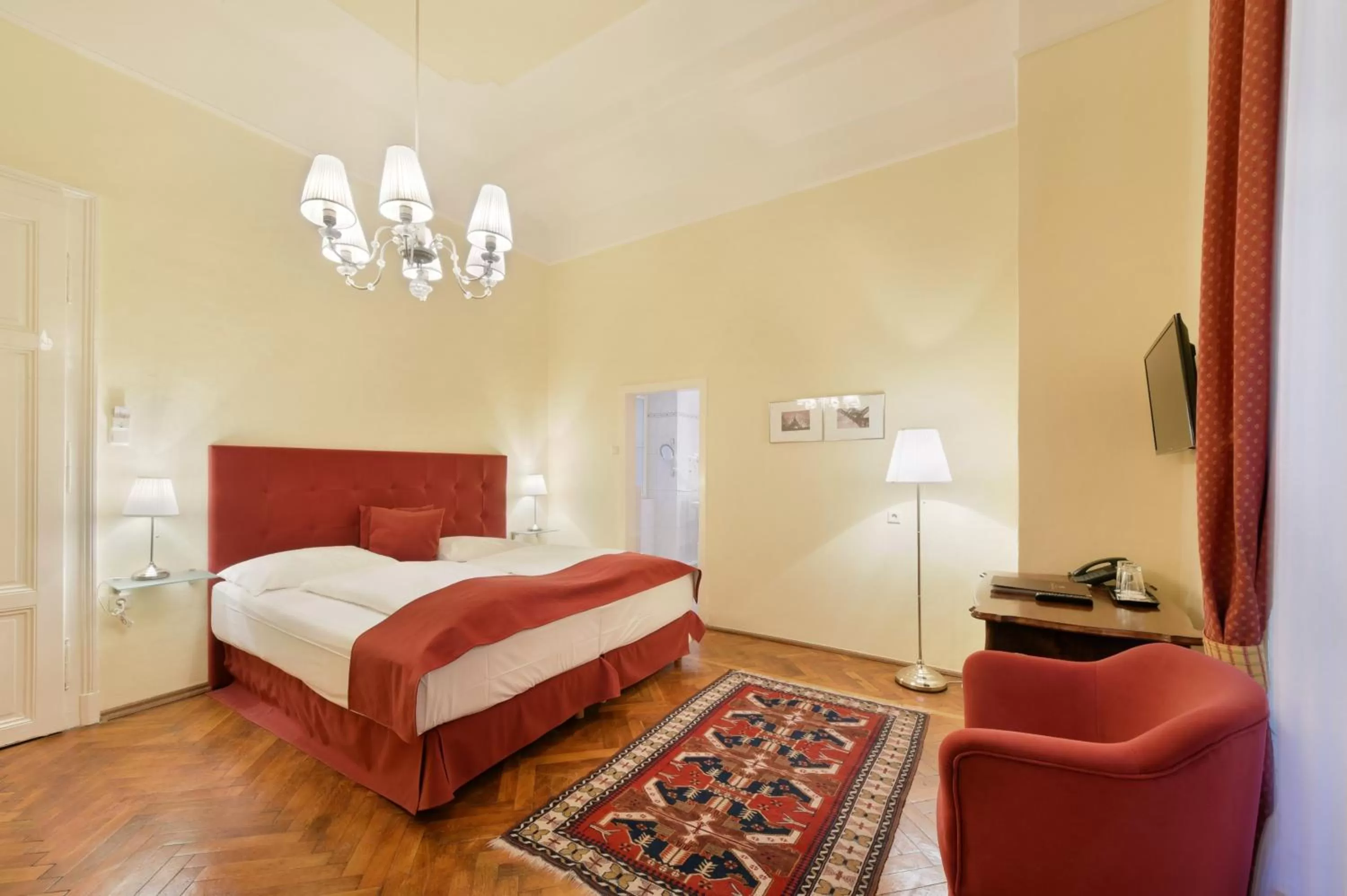 Bed in Palais-Hotel Erzherzog Johann