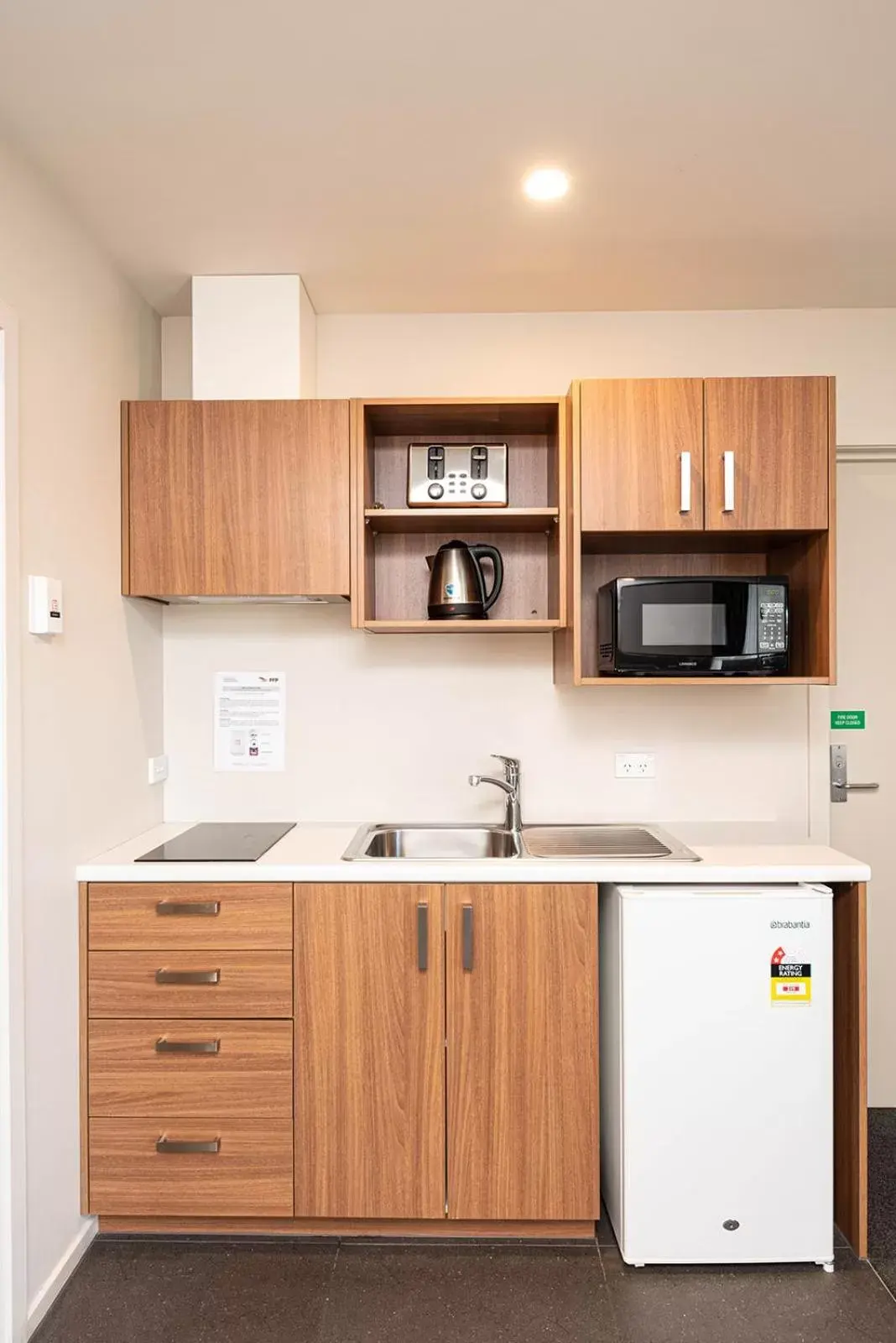 Kitchen or kitchenette, Kitchen/Kitchenette in 311 Motel Riccarton