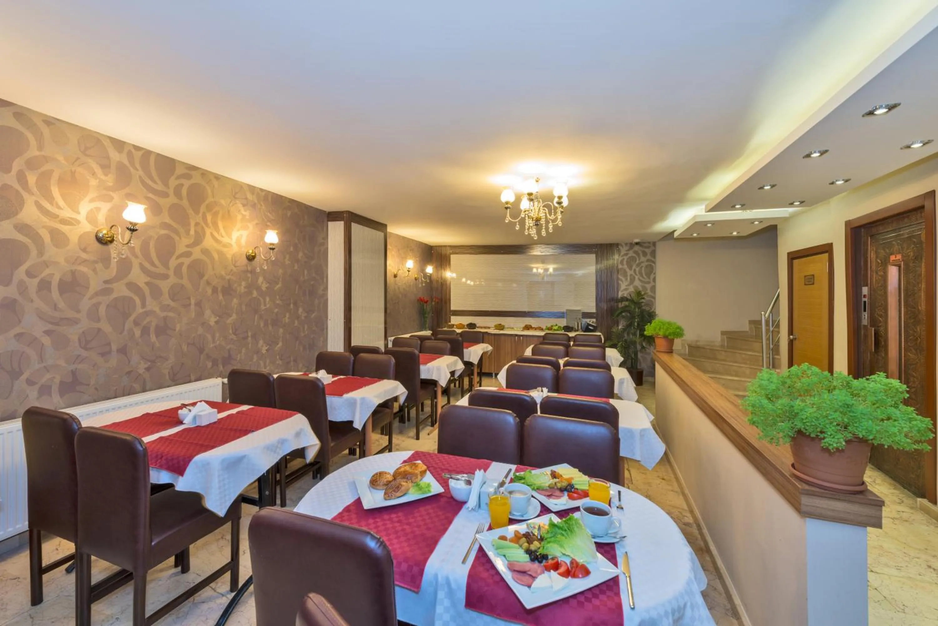 Restaurant/places to eat in Erbazlar Hotel