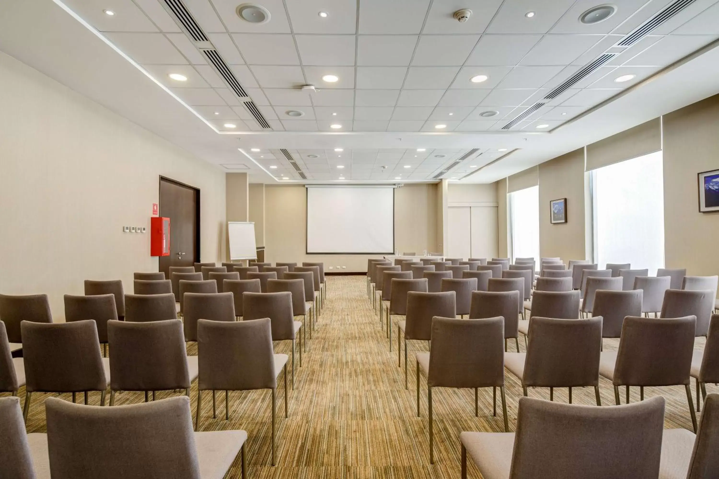 Meeting/conference room in La Quinta by Wyndham Santiago Aeropuerto