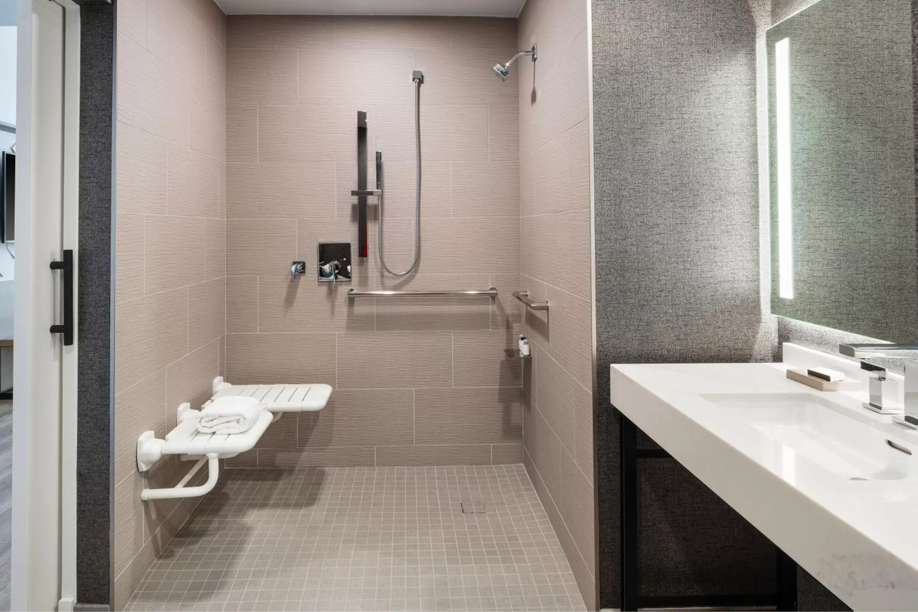 Bathroom in Sheraton Flowood The Refuge Hotel & Conference Center