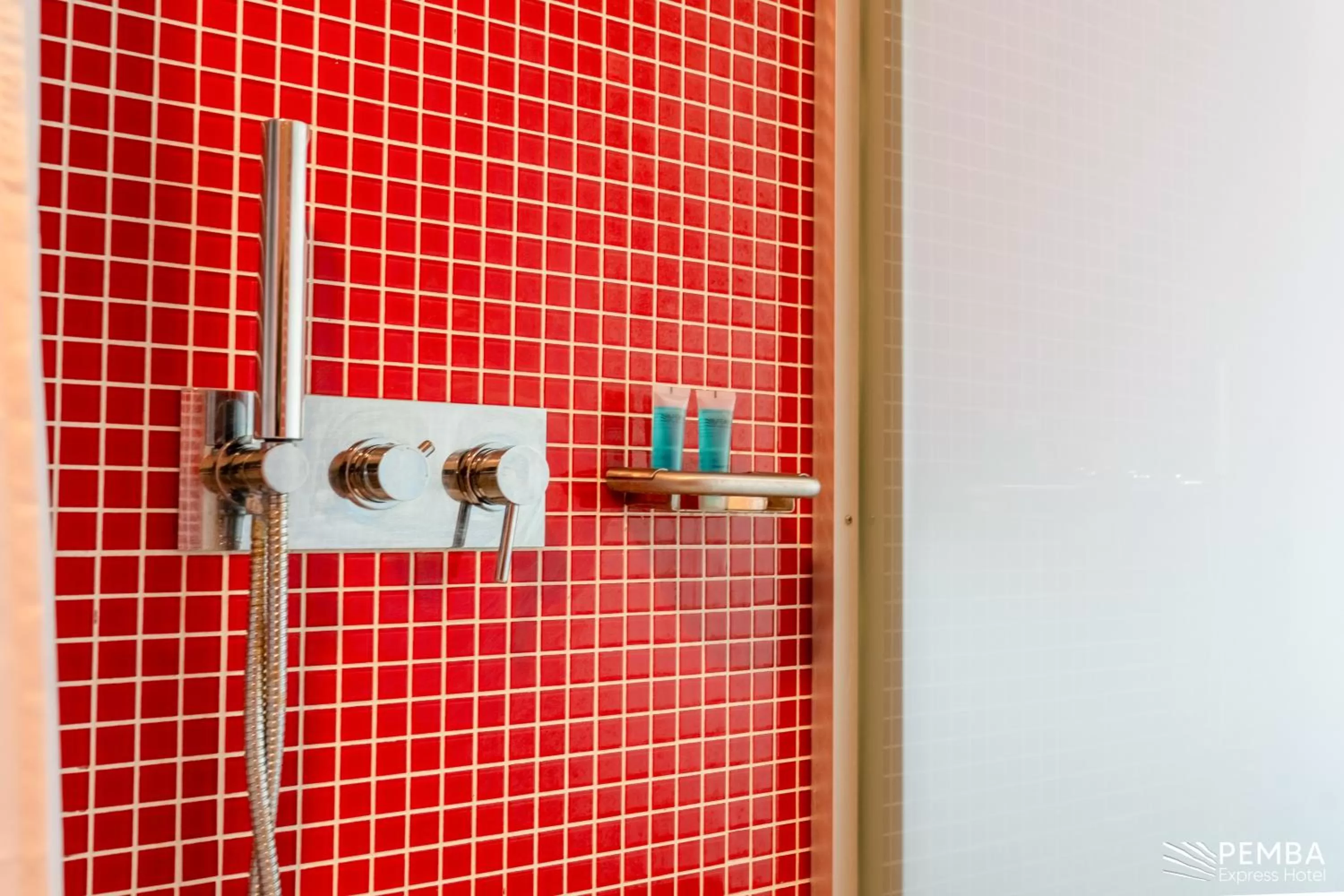 Bathroom in Pemba Express Hotel