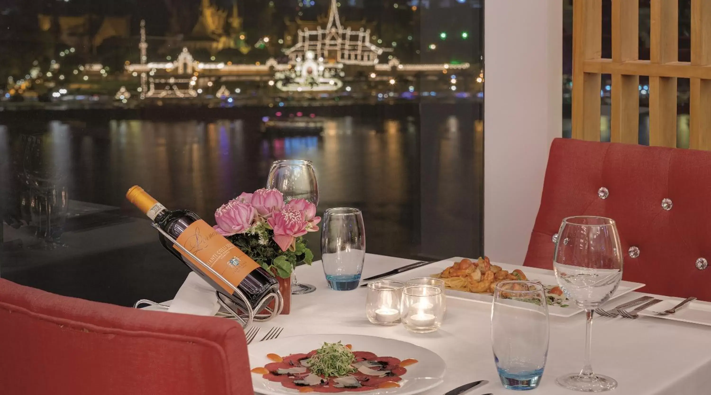 Restaurant/places to eat in Sokha Phnom Penh Hotel Restaurant/places to eat in Sokha Phnom Penh Hotel