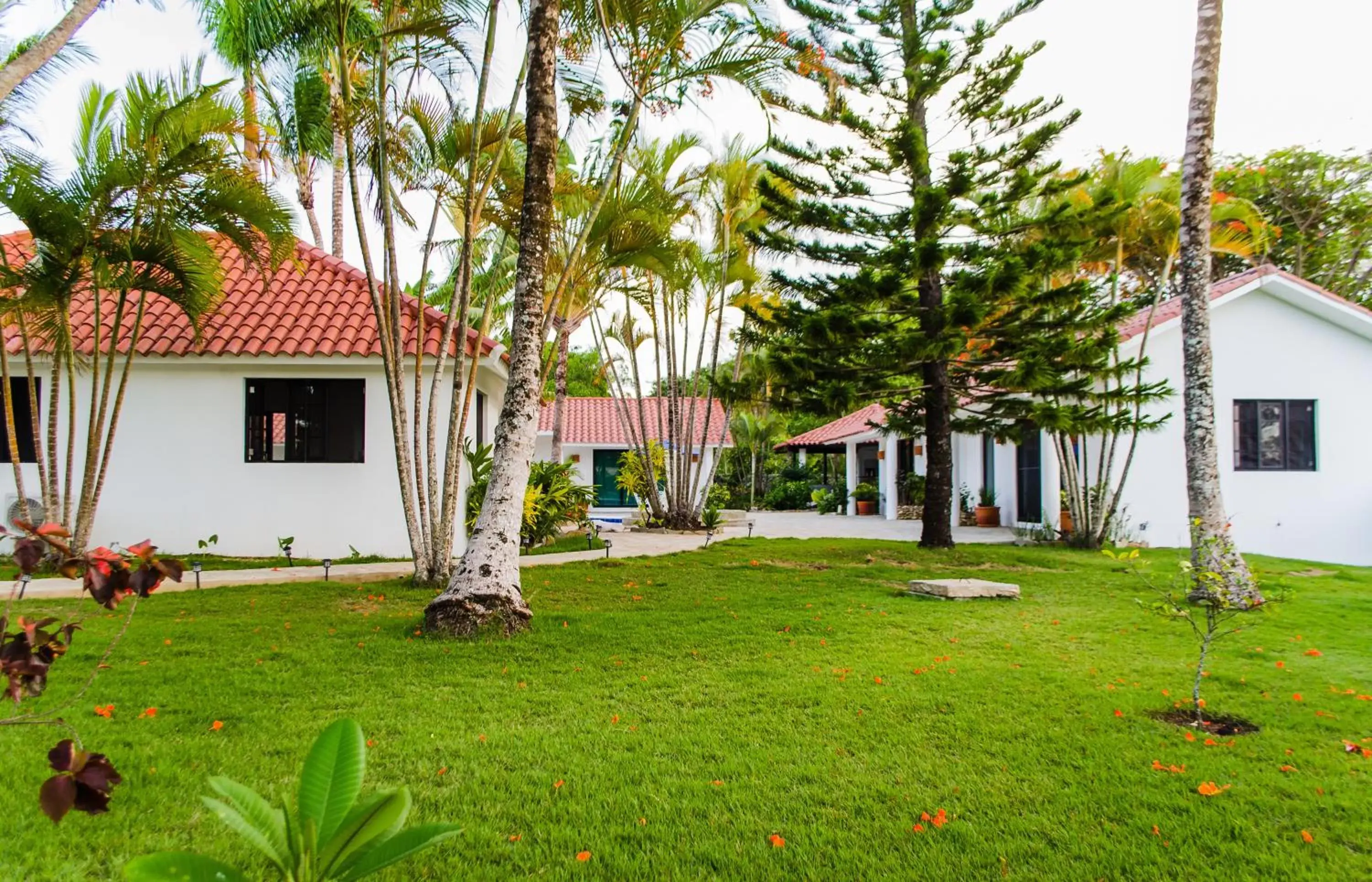 Day, Property Building in Garden By The Sea