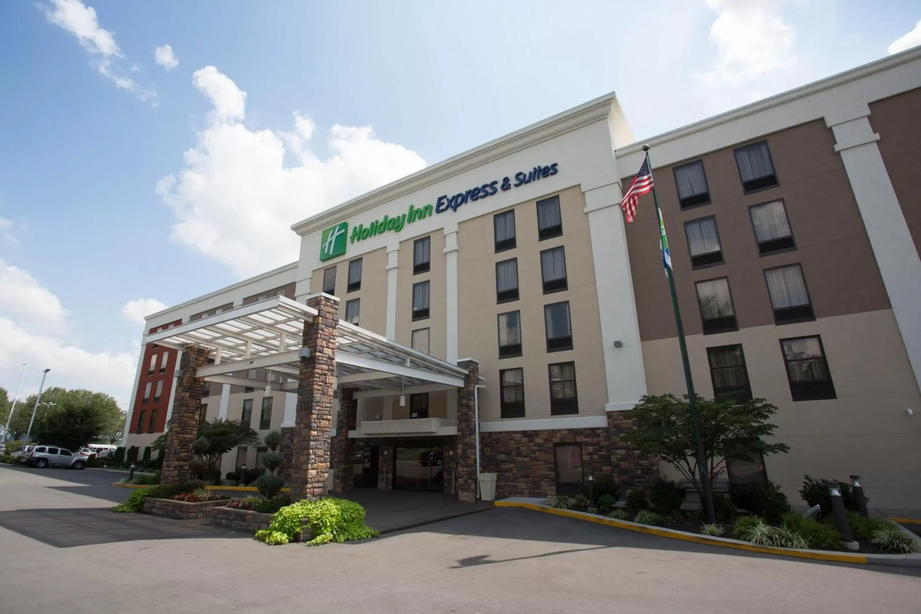 Property building in Holiday Inn Express & Suites Nashville Southeast - Antioch, an IHG Hotel